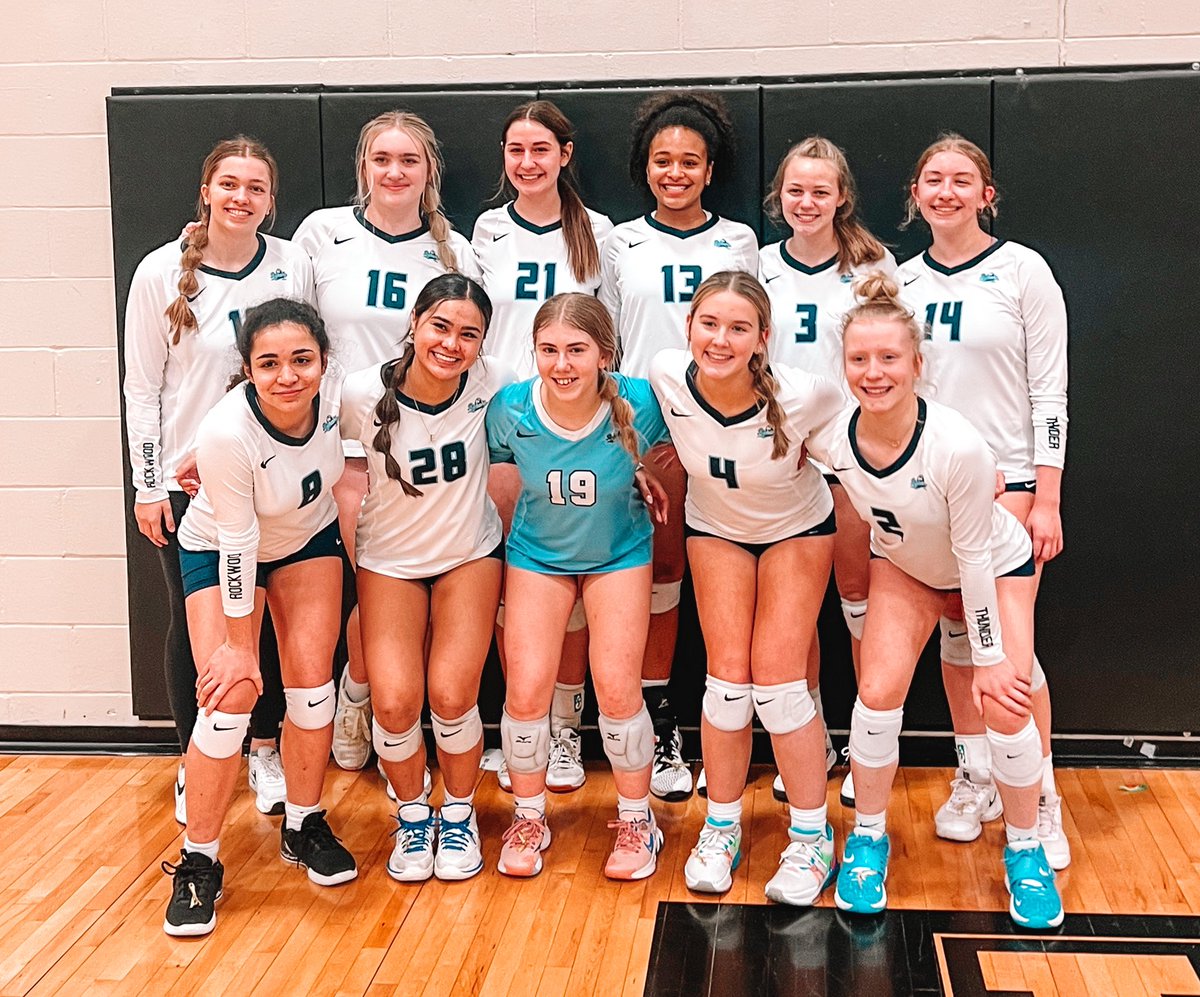 rockwoodthunder's tweet photo. 15 Navy punched their ticket to Nationals yesterday by winning the Gateway League Bid Event and earning a Freedom bid!! So proud of this group 💙 #chitownbound #nattys https://t.co/CvZwkv3Qta