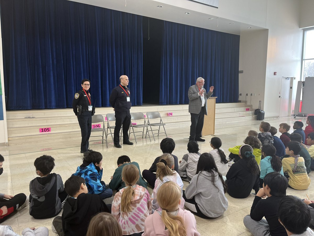 4th graders were able to learn about the Village Hoffman Estates.