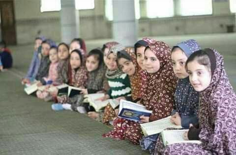eee12300's tweet photo. إن بَدَأنَ مِن هُنا، فَأنعِم بِهِنَّ مِن أمَّهاتٍ صالِحات ..☁️🤍

 #احب_النقاب https://t.co/pm8NVXbbCp