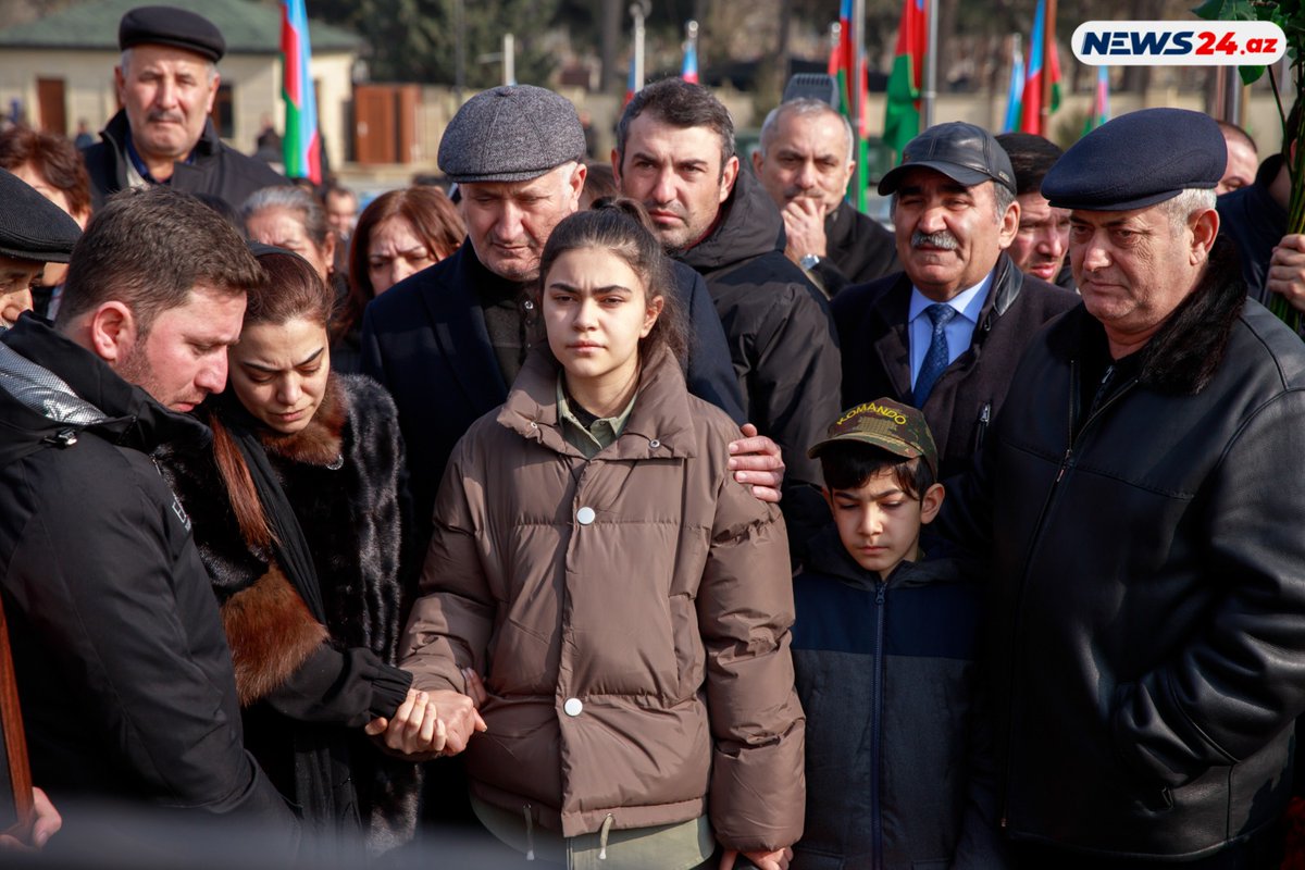 ruhi_aliyeva's tweet photo. Allah şəhidimizə rəhmət eləsin.
Foto: @TeymurMammadov7 
#Azerbaijan https://t.co/HMtZDReOMp