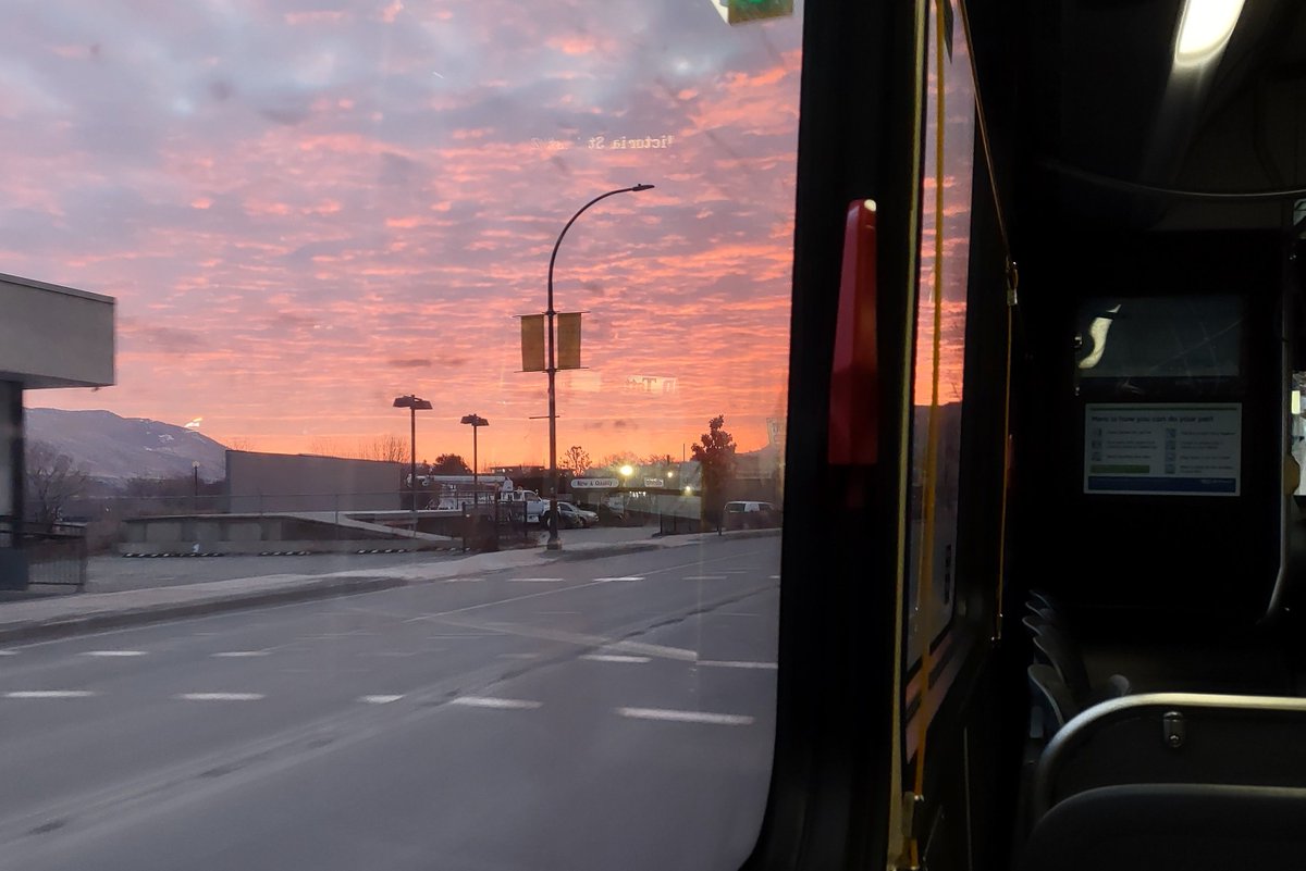 ChristopherEns's tweet photo. #BusRide #sunrise
Good morning #kamloops https://t.co/4u4g3muBD4