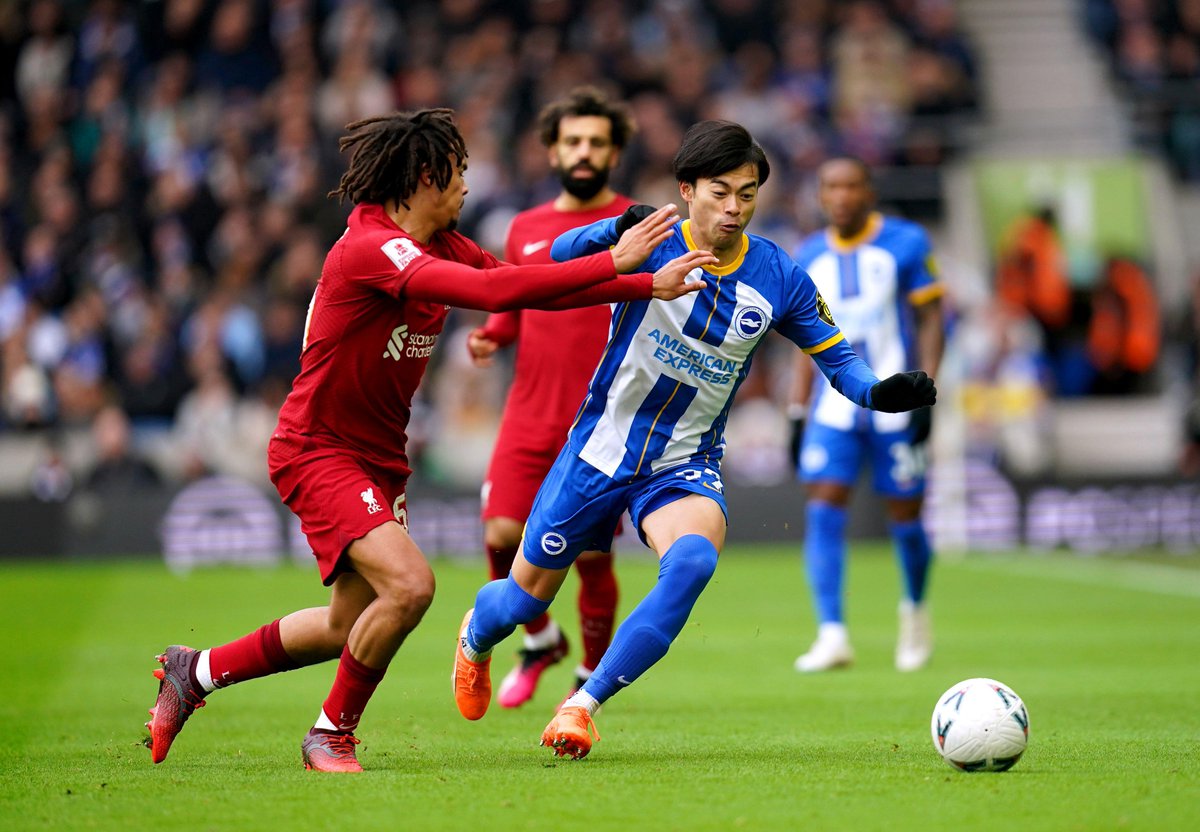 elvardemoe's tweet photo. Kaoru Mitoma 🇯🇵: la tesis del dribbling [Hilo 🧵]

La sensación del Brighton tomó una ruta distinta para llegar al fútbol profesional, rechazando una oferta del Kawasaki Frontale de la 1era división de 🇯🇵 para ir a la Universidad. https://t.co/QqJfsEf6dx