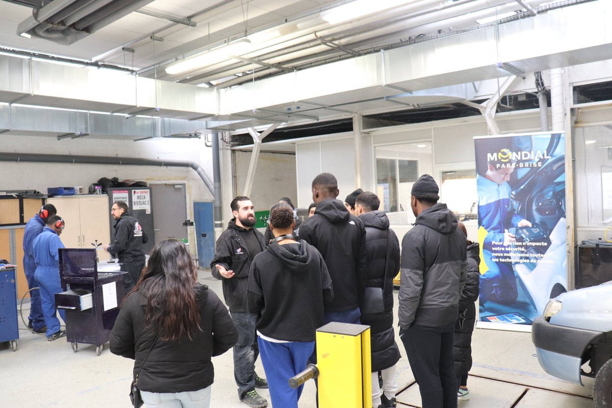 CFAFFC's tweet photo. #SSAM2023 Cette après-midi, le @CFAFFC a reçu les jeunes de l'association teame.95 pour leur faire découvrir les métiers de la carrosserie ! 👍🚗
Au programme : Visite des ateliers et échanges autour des différents métiers avec les formateur.
https://t.co/BiVWS4ClLT https://t.co/jrEjxMvYGj