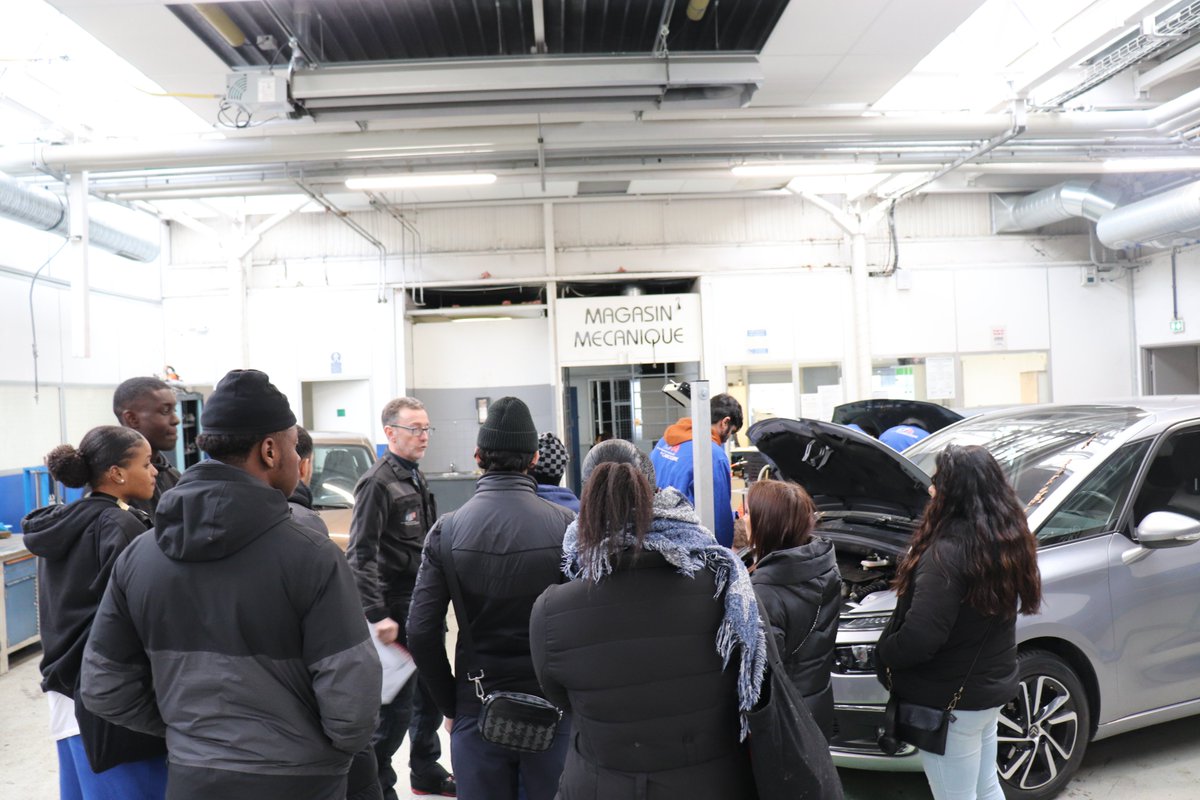 CFAFFC's tweet photo. #SSAM2023 Cette après-midi, le @CFAFFC a reçu les jeunes de l'association teame.95 pour leur faire découvrir les métiers de la carrosserie ! 👍🚗
Au programme : Visite des ateliers et échanges autour des différents métiers avec les formateur.
https://t.co/BiVWS4ClLT https://t.co/jrEjxMvYGj