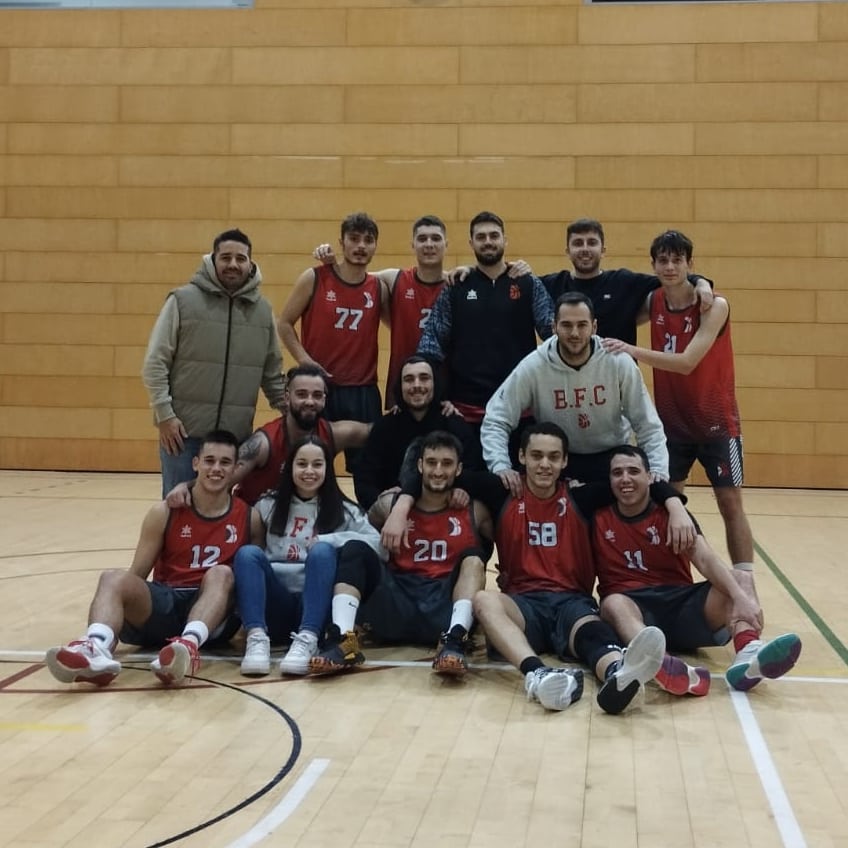 BFemeniCornella's tweet photo. 🏀 Vilabàsquet Viladecans 68 - 102 Sènior B masculí 🔴 

Comencem la segona volta amb una gran victòria. Remarcar molt el treball defensiu i ofensiu de tot l'equip durant el partit. Seguim sumant!

#TotAlVermell #RedPower #somBFC https://t.co/ZjTrMVBaJc