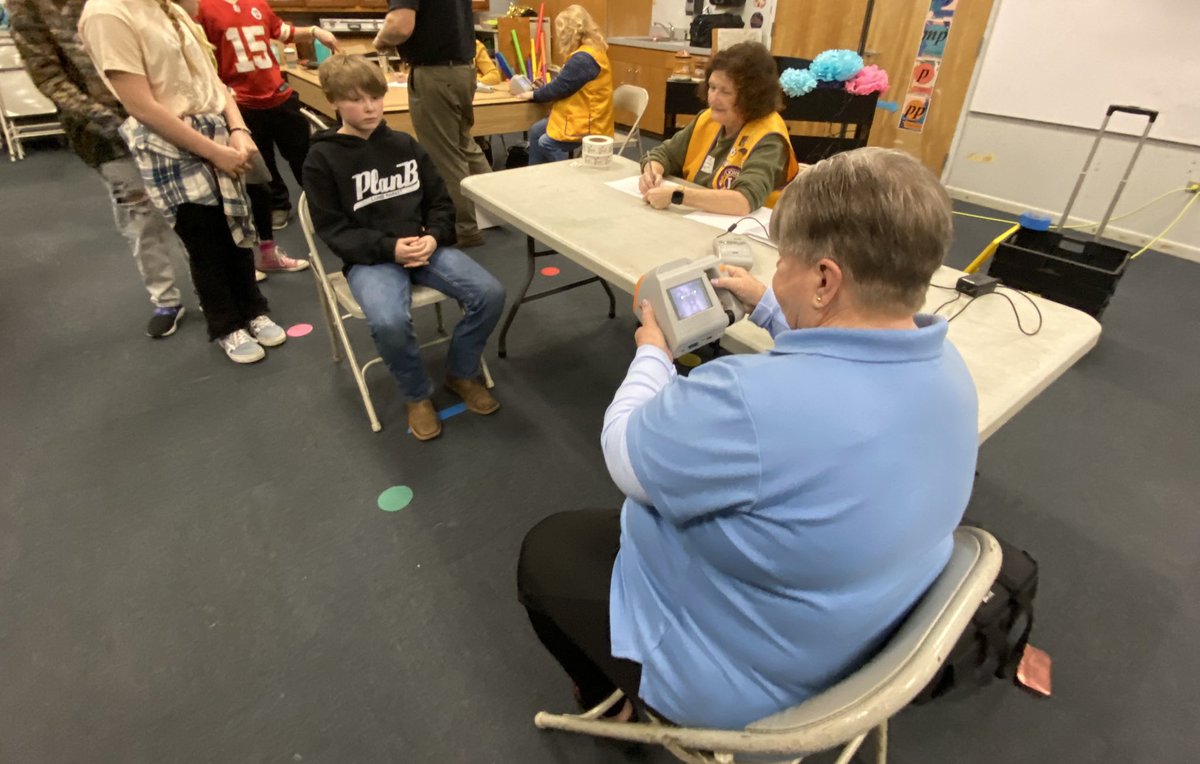 ShellyKlutz's tweet photo. WC School Nurses have teamed up with the Watauga County and surrounding counties Lions Club’s to provide free vision screenings to all PreK-8th graders using Plusoptix vision screeners #WeareWatauga @lionsclubs #NCSchoolNurses @snanc1992 #beyondbandaids https://t.co/kP1tbDw74t