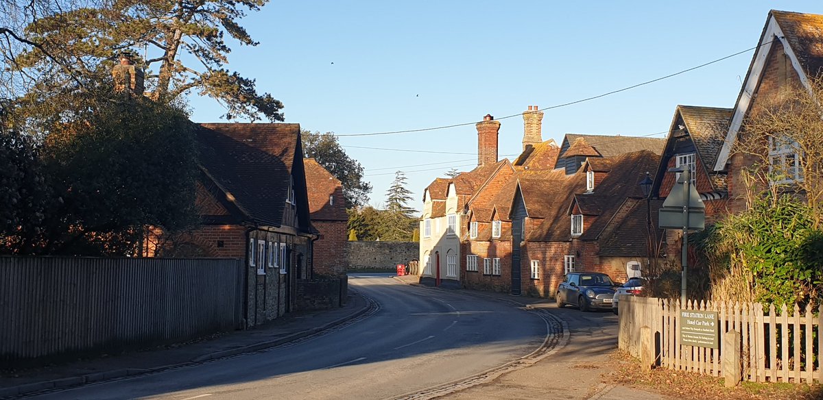 hiltonholloway's tweet photo. Just taken this in Beaulieu #aktually #fascistview https://t.co/FmdZw9zGeF