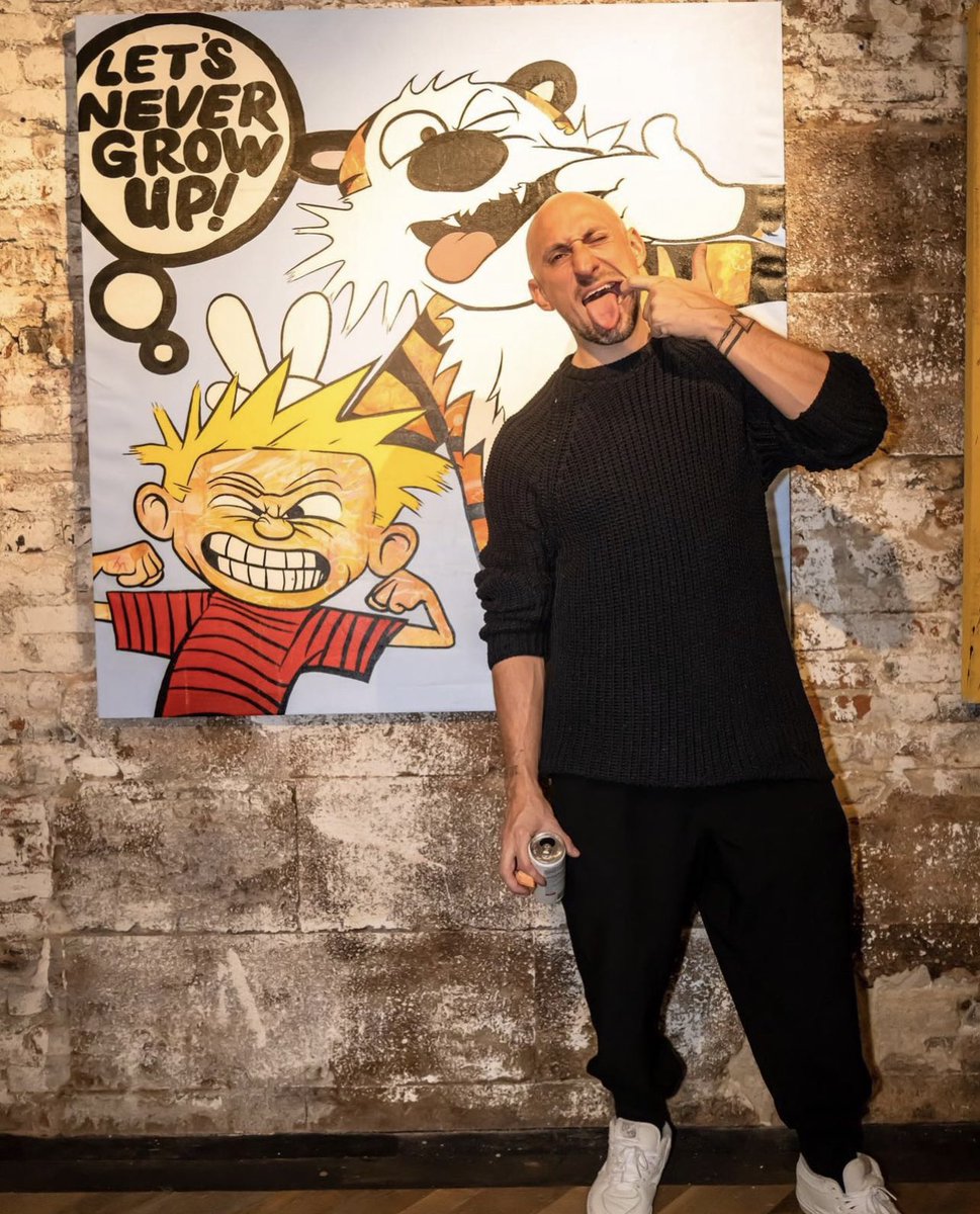 Felt cute. 
.
Happy Monday folks. 
.
Just standing in front of my “Never Grow Up”. Piece. It’s currently on display at @gallery23ny - so come take a peep. 
.
.

#smetsky #eatlife #calvinandhobbes #childhood #nevergrowup #nycart #newyorkart #spreadlove #loveart #sketches #cartoon