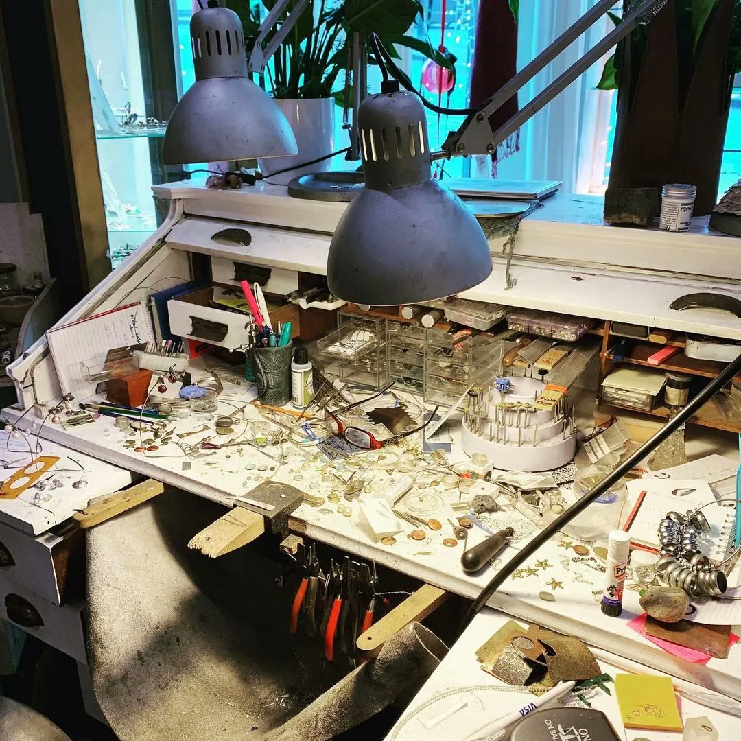 MakersWales's tweet image. #MakersMaking
Jeweller #SaraLloydMorris -  'My creative place - no rearranging or clearing up, what does yours look like……………'
#studio #workshop #gweithdy #JewelleryMaker #Narberth