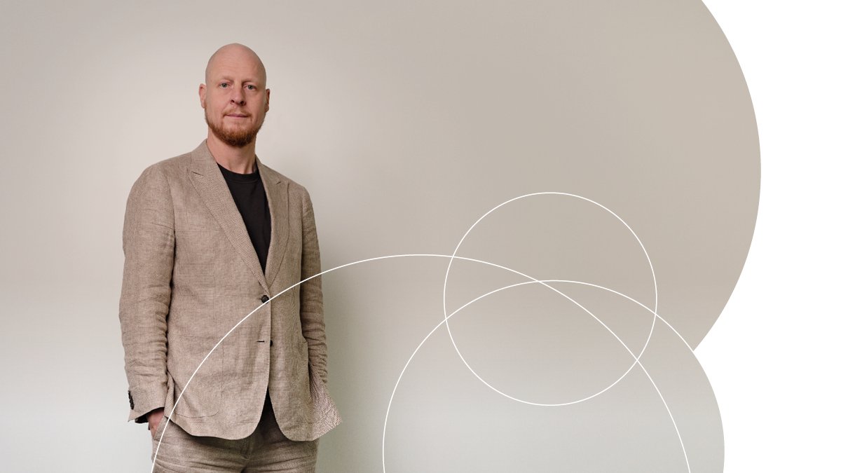 'De veranderingen in de straalstroom verklaren de stijgende trend in hittegolven in West-Europa en waarschijnlijk ook de recente grote bosbranden in Siberië, ontdekte <a href="/DimCoumou/">Dim Coumou</a> (@Vuamsterdam). Hij vertelt over zijn doorbraak in onderzoek in NWO's magazine nwo.nl/cases/snikhete…