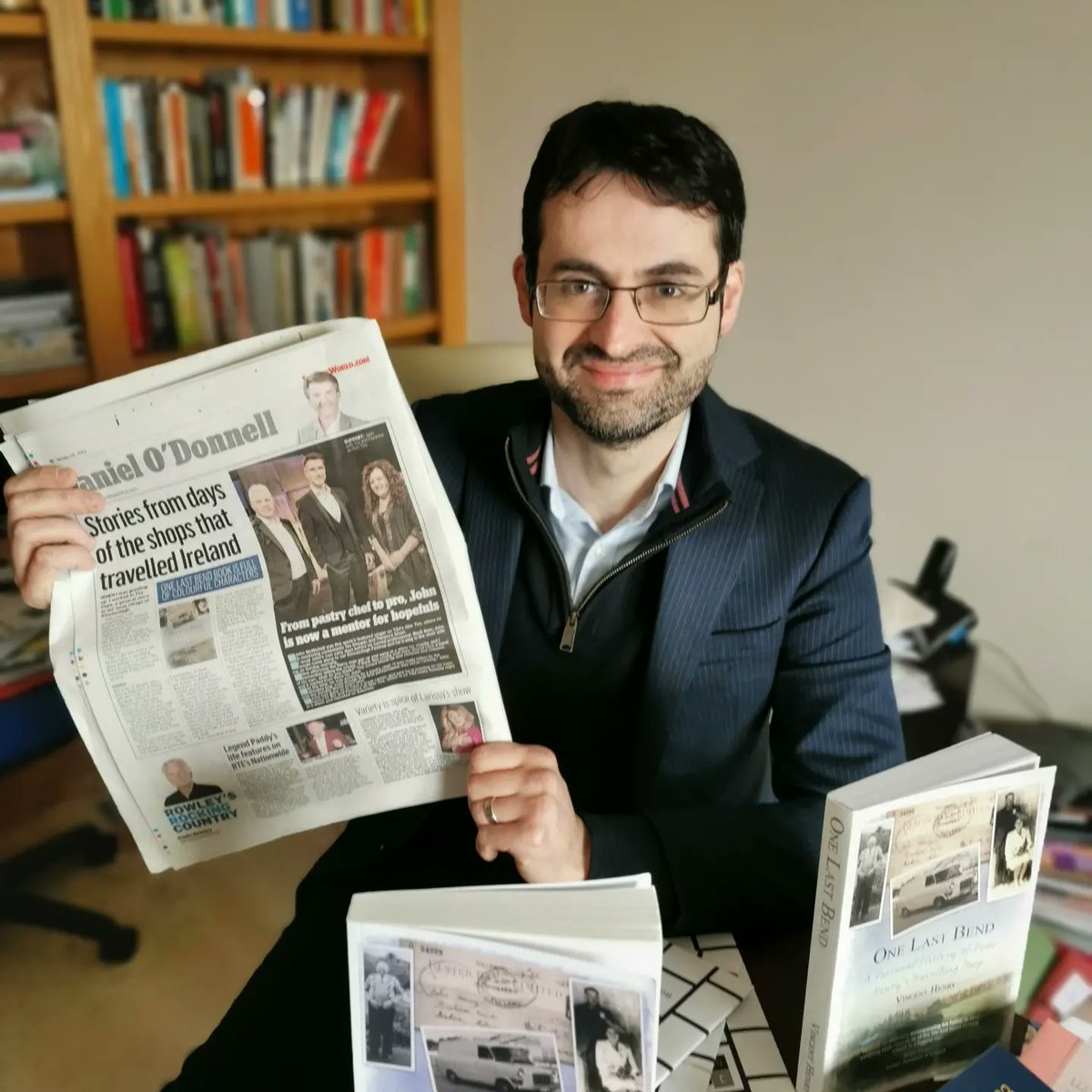 JeremyEditor's tweet photo. Very proud to discover a certain Daniel O'Donnell is a fan of 'One Last Bend' 😊 Kudos to Daniel & the #sundayworld for featuring one of our authors.
#jmagency #publishing #onelastbend #listowel #books #bookstagram #localhistory #WritingCommunity https://t.co/3GDiD7PbAY
