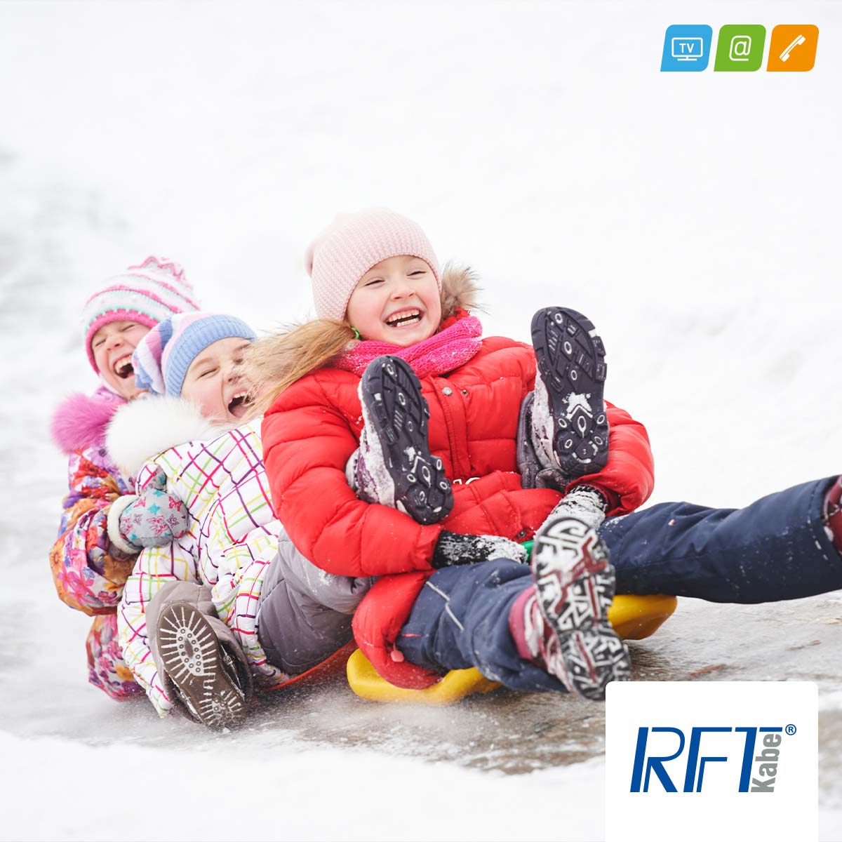 RFTkabel's tweet photo. Schöne #Winterferien! Serien streamen, Zocken &amp; Videos versenden: Ferienkinder bringen das heimische WLAN-Netz zum Glühen.😁 Wenn die Internetleitung stöhnt, prüft, ob euer Internet ein Upgrade braucht. Mit unserem Tarifberater findet ihr es heraus: ➡️ https://t.co/AQJGTTmxVS https://t.co/cg0Oq9ivUr