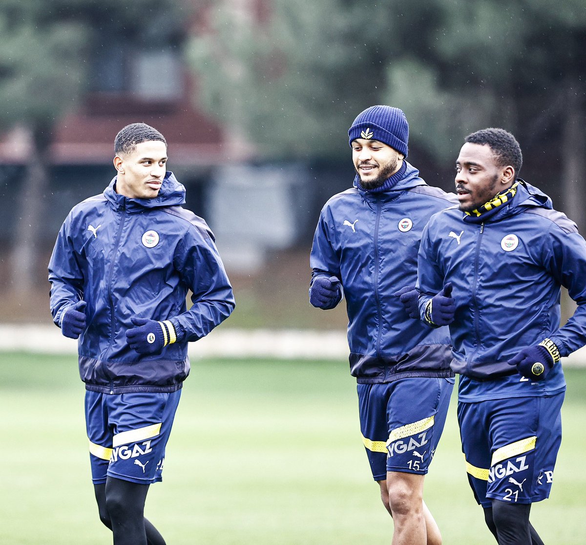 Fenerbahce's tweet photo. Adana Demirspor maçı hazırlıklarına başladık! 💪 https://t.co/BhgHbCyRek