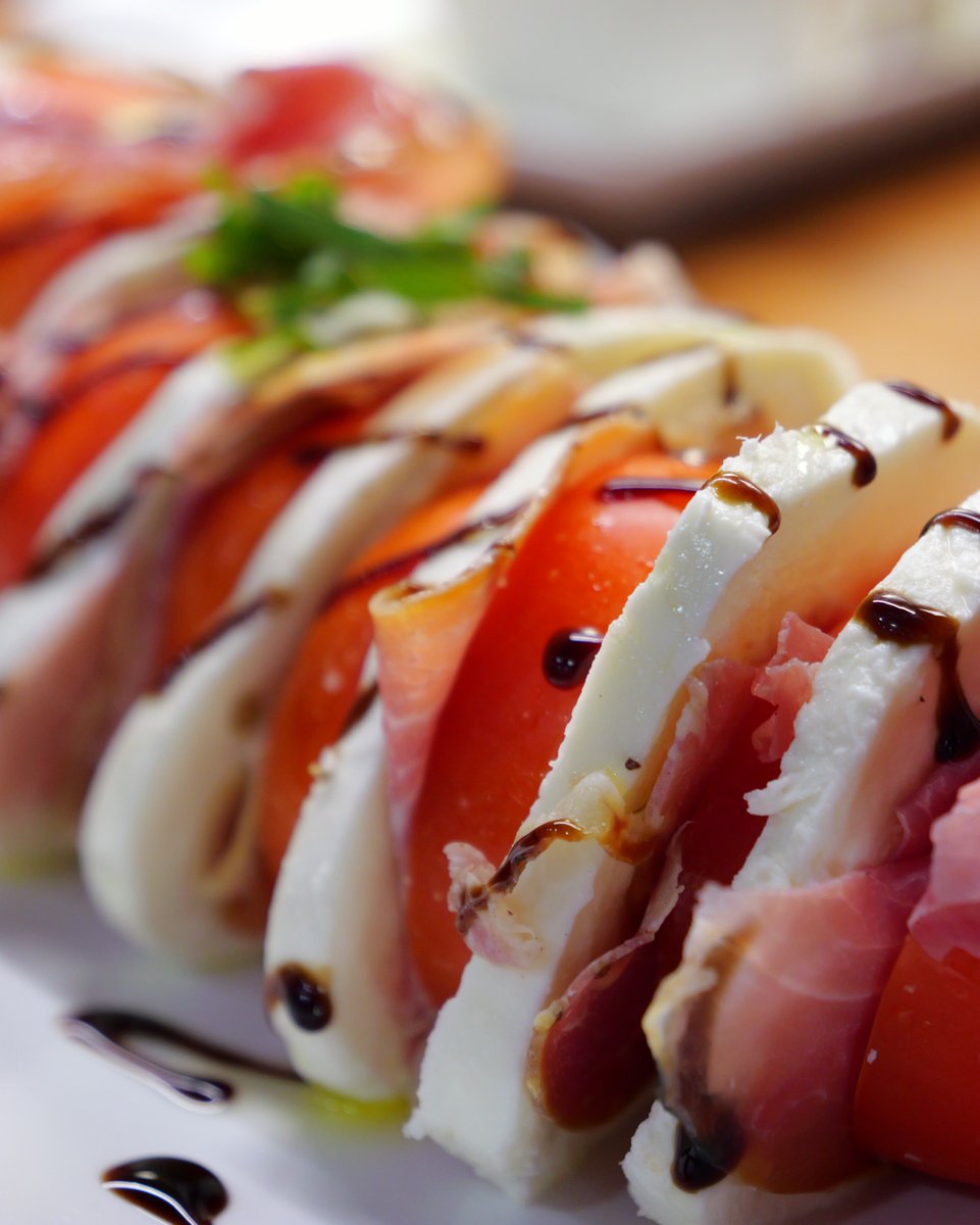 BergheimPizzaCo's tweet photo. Delight your taste buds with our delicious #CAPRESESALAD! Sliced mozzarella and tomatoes, topped with fragrant basil - perfect for lunch or as a dinner appetizer.

🍺🍷Beer &amp; Wine ~ Dine-In or Take-Out.

☎️830-336-2577
📱Order Online at https://t.co/LoLHqJeBh4 https://t.co/YoDCK7GPas
