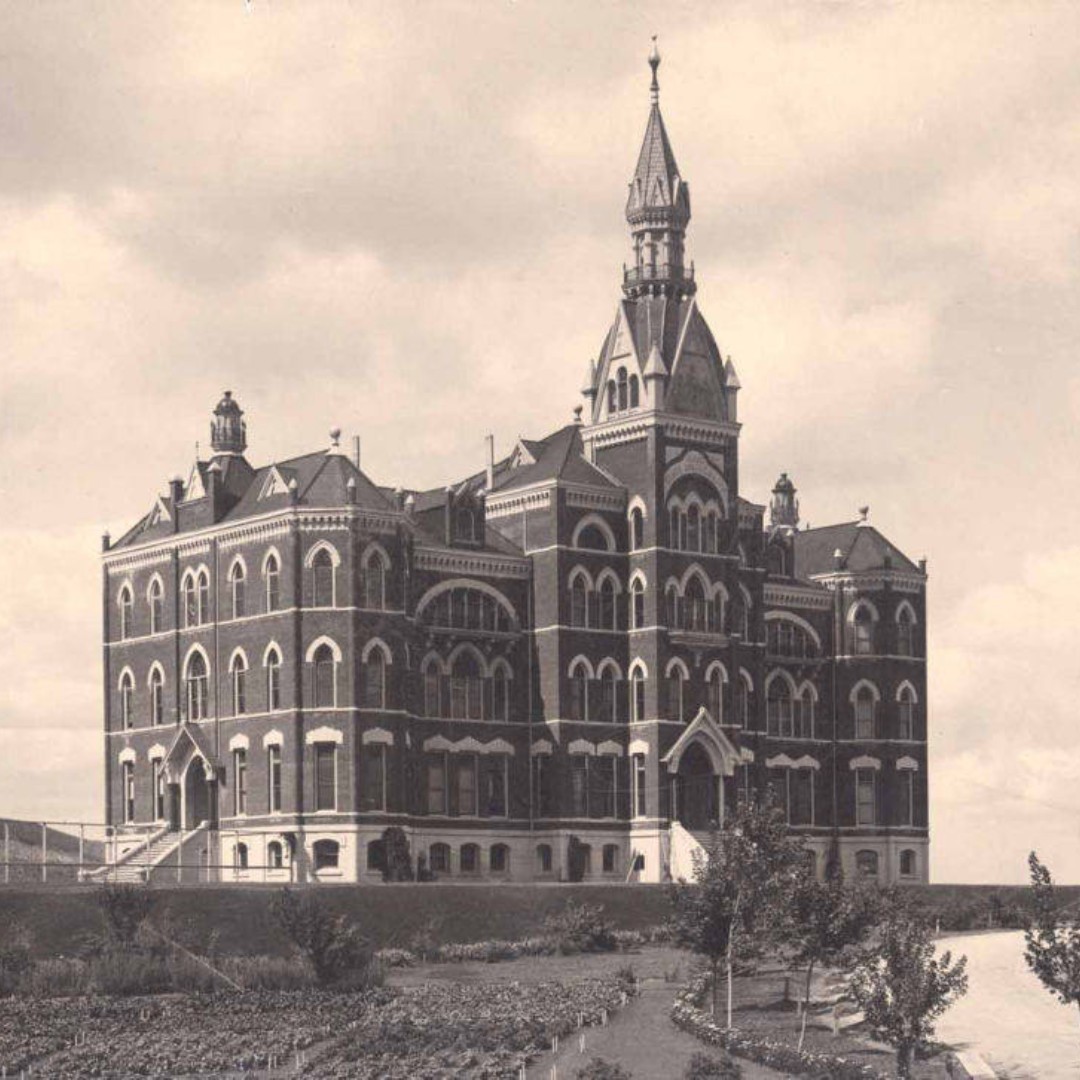 uidaho's tweet photo. 134 years and still leading. Happy Founding Day #uidaho

📸 Original U of I Administration Building (1891-1906) &amp; Memorial Steps (assembled from the original Administration steps in 1932) https://t.co/2i2IN4DMRq