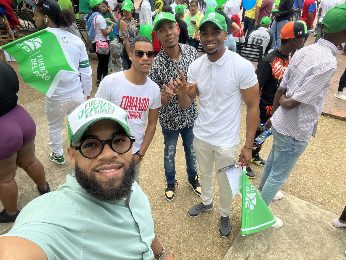 delfis_aybar's tweet photo. #YoCaminoPorLaPatria https://t.co/z4hd9dJRjO