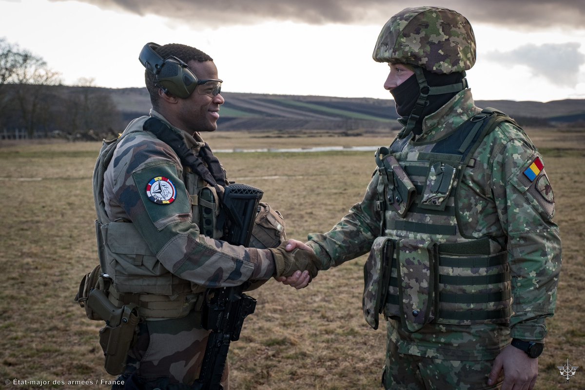 #InterAlliés #StrongerTogether #MondayMotivation Another week starts with our allies 🇫🇷 🤜🤛 🇷🇴