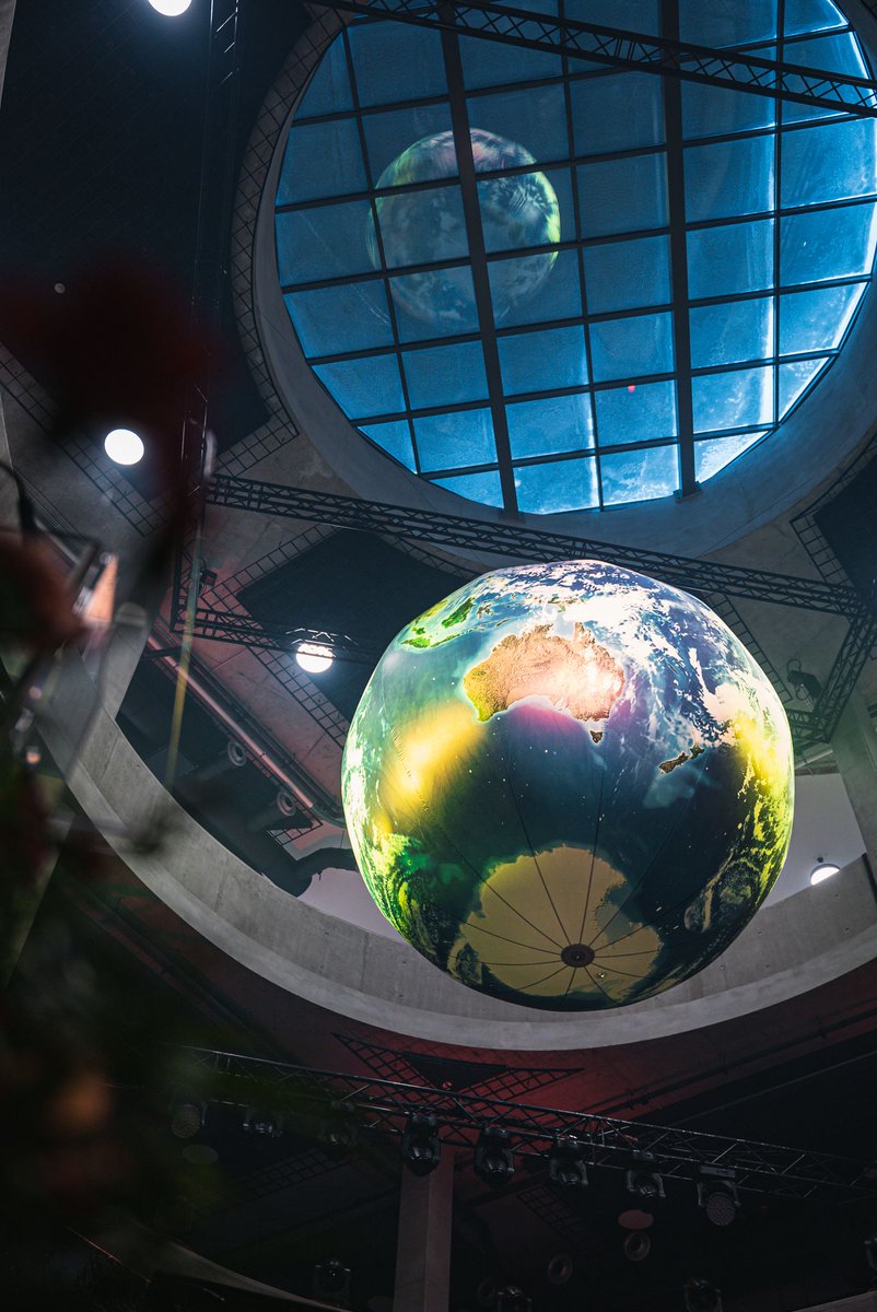 _inflatables_'s tweet photo. Our globes are loved by our clients (and us!) and used all around the world.

Here's our 4m globes in action, they travelled over to Poland and took centre stage at Adventure Ekspozycje as part of a space exhibition. 🚀🛸🌍 #globe #worldglobe https://t.co/KNmPzwoepM