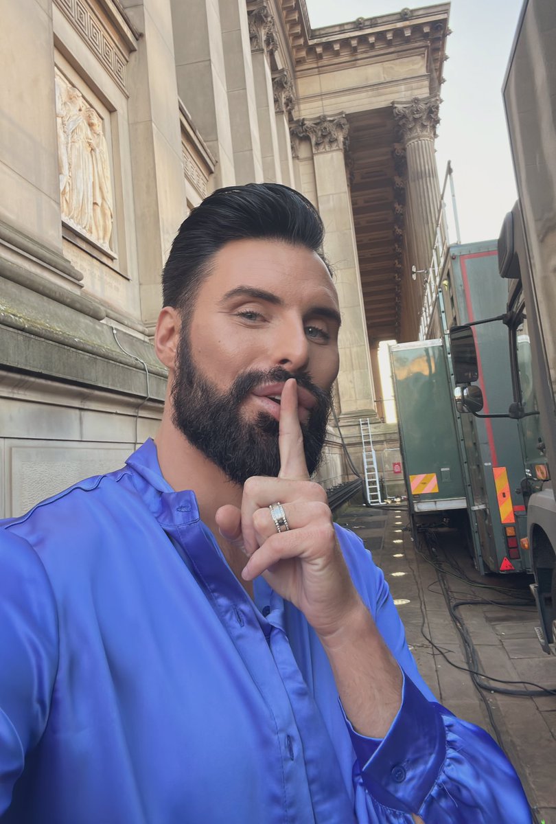 R Y L A N tweet media