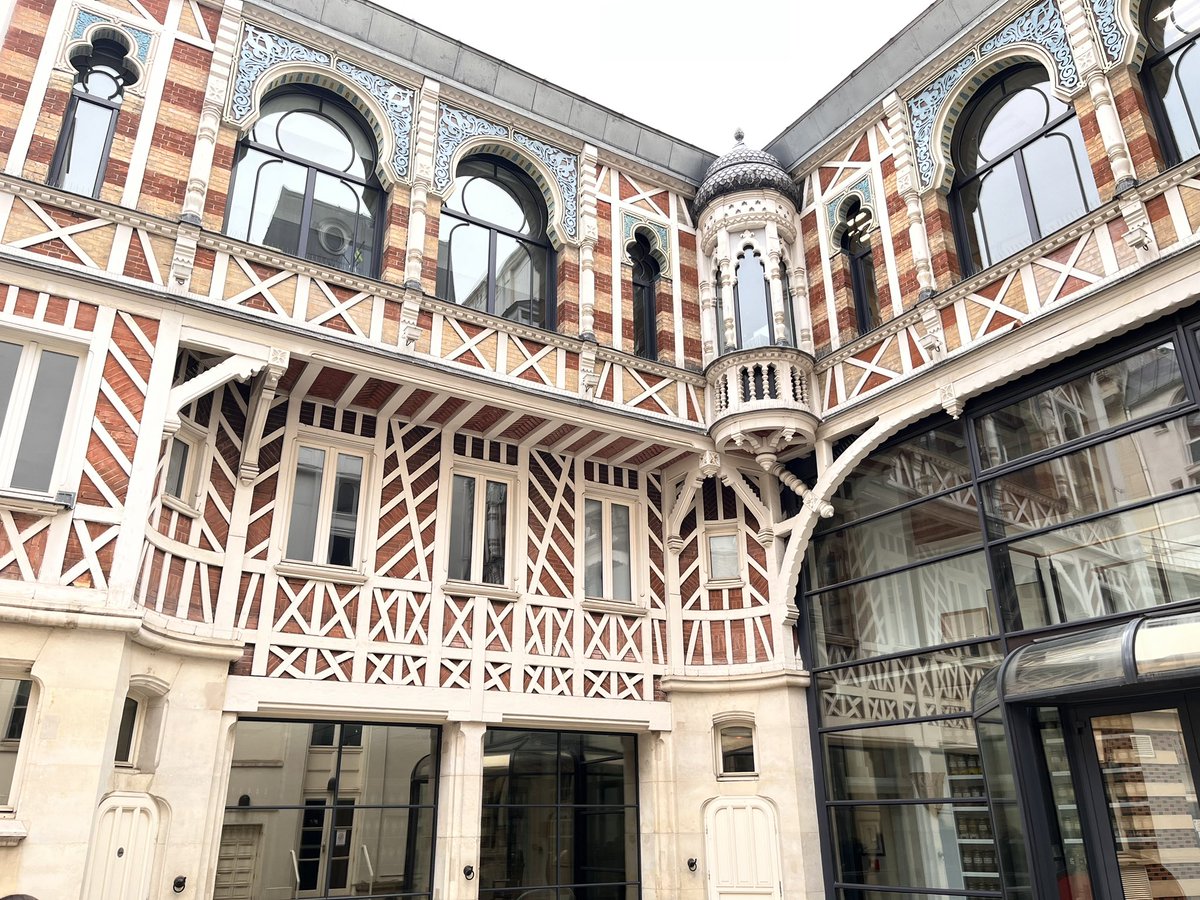 gregpape78's tweet photo. Visite des collections de l’histoire de la pharmacie au cous d’une formation à l’@Ordre_Pharma https://t.co/9lsBsE3PwD