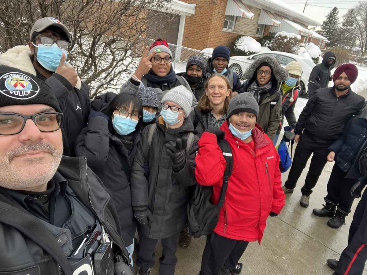 Rego23Div's tweet photo. 23 NCO’s making @TTCNewsroom @TTCnotices @TTChelps friends on TTC bus routes in Rexdale!!! @TPS23Div @TorontoPolice @TPAca @TPS_CPEU @TPSMyronDemkiw #TTC #toronto #torontopolice #community #support https://t.co/Q02Oj5dPyU