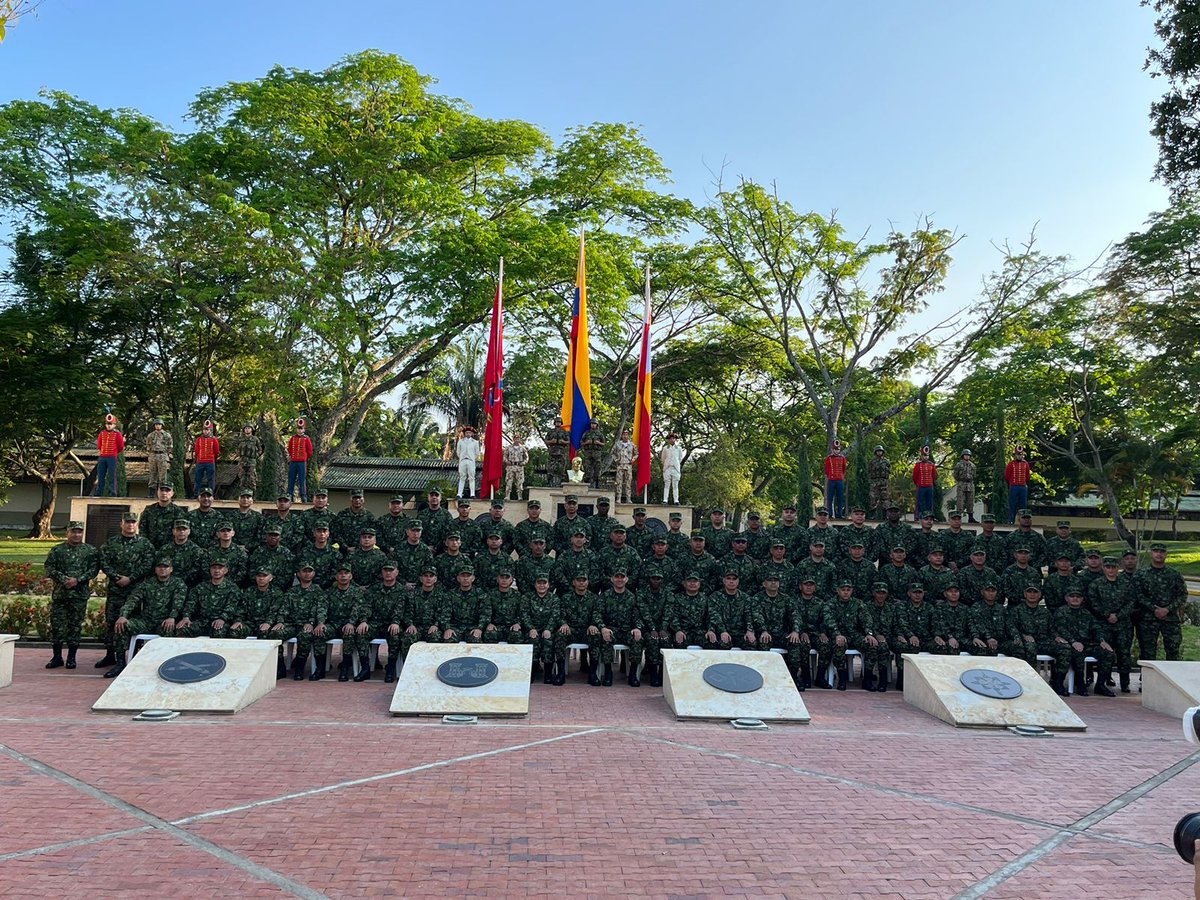 SMC_EJERCITO's tweet photo. En nuestra Escuela Militar de Suboficiales, inició el Primer Seminario de Liderazgo Propositivo, donde  capacitamos a los sargentos mayores de comando del @COL_EJERCITO, como parte de su fortalecimiento de acuerdo a la intención del comandante de nuestra institución. https://t.co/Z8TIl9yAzH