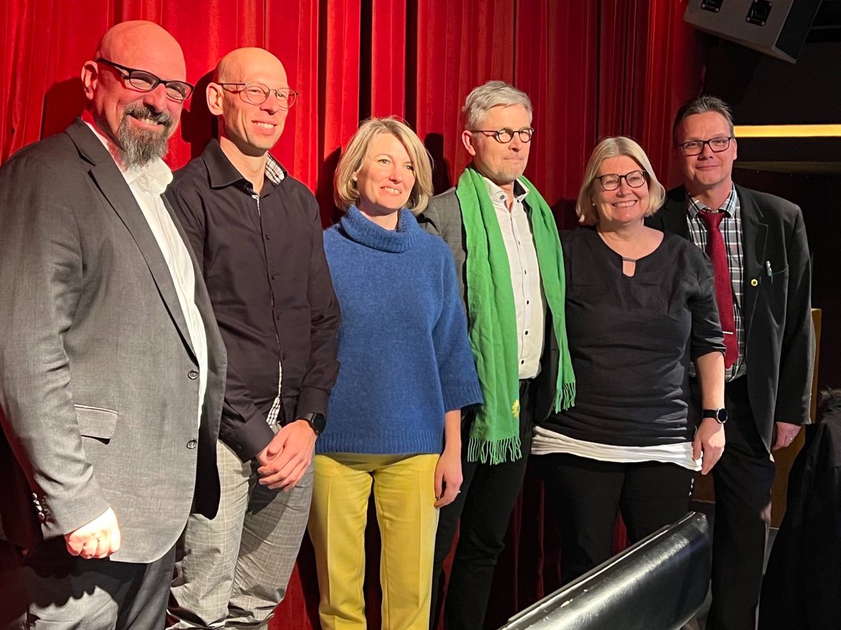 <a href="/fenske_markus/">Markus Fenske -mutig & kompetent</a>, Bürgermeisterkandidat in Friedberg, hat die Mitglieder im Central Studio zu den Wahlkreisversammlungen empfangen. 
Unsere Direktkandidatinnen im WK25 +27 sind <a href="/kathrin_anders/">Kathrin Anders</a> + <a href="/quali/">Sabina Eberlein</a> Sabina Eberlein.

Unser Landratskandidat: @thomas_zebunke 

#ltwhe23 #wetterau