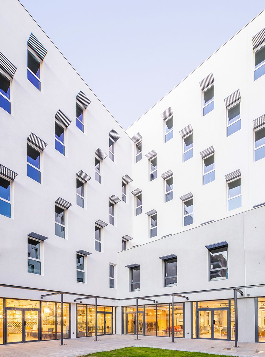 L’hôtel Meininger Centre La Joliette, première implantation de la chaine hôtelière en Région Sud, vient d’être inauguré. Composé de 194 chambres, 572 lits, et labellisé HQE Excellent, cet hôtel participe au rayonnement et à l’attractivité de Marseille et d’Euroméditerranée.