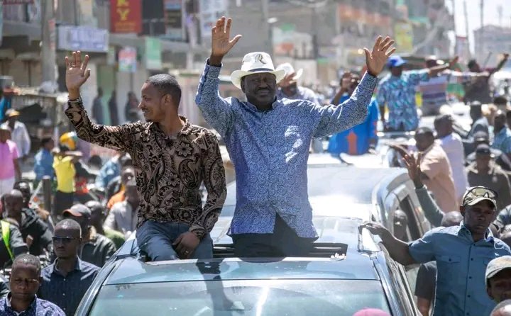 kingethuk's tweet photo. WHO'S this person that Ruto is so AFRAID of to a point of trembling in his voice as he talks of sponsoring PUBLIC BARAZAS?
WHY can't he ORDER ARRESTS with all the MACHINERY?
Does he have Intelligence brief that the country could be headed to an UPRISING. https://t.co/kauvDmipDS