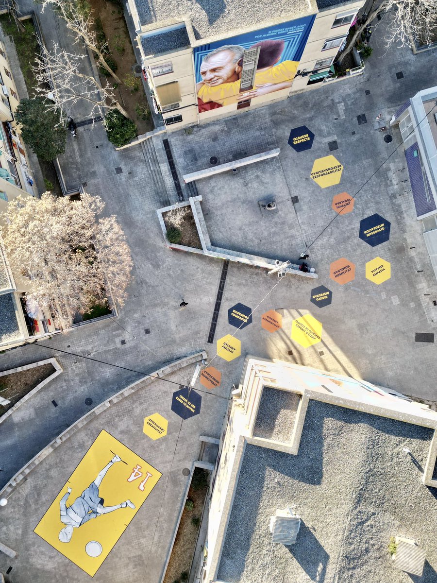 JCFoundation's tweet photo. Today we opened in honour of our 25th anniversary our second Creative Cruyff Court. This beautiful, artistic Court in the province of Barcelona transforms urban space and enables children and young people to play in the streets. 

#CruyffLegacy
#25YearsOfCreatingSpace https://t.co/kzLOltFlba