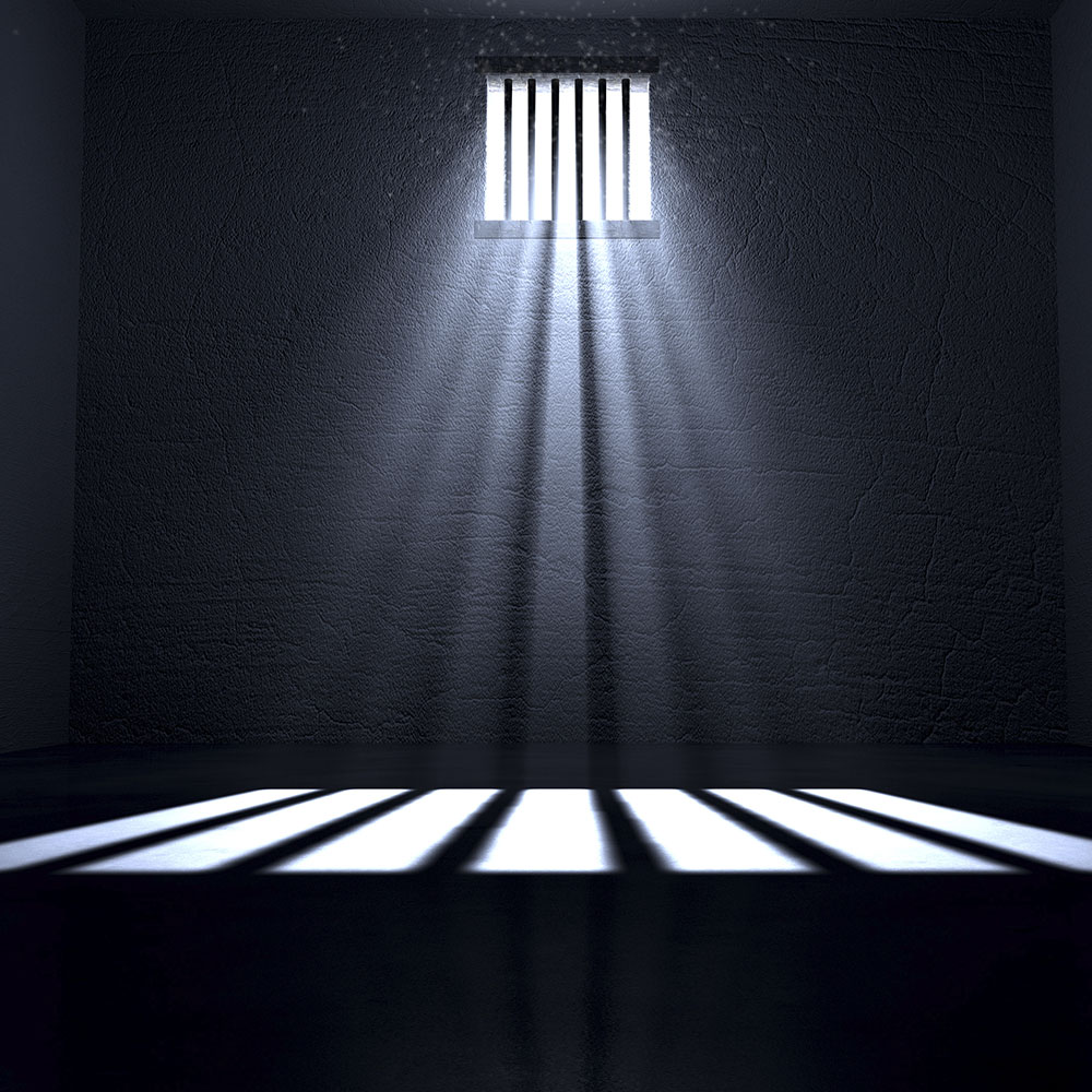 Ищем специалиста.
Навального пытают искусственным светом, а естественного света почти нет. Колония пишет, что все замеряет и все норм.
Ищем спеца, кто поможет нам понятно объяснить, какие нормы света, как и какими приборами это  измерять
Пишите navalnyshtab@proton.me