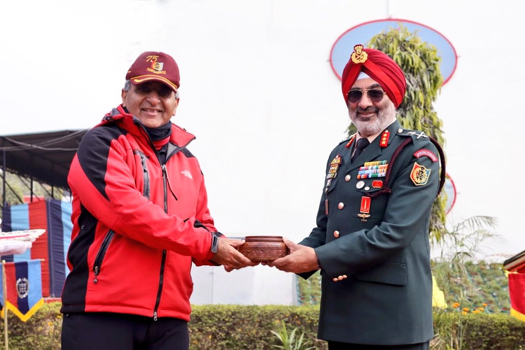 MsDp1234's tweet photo. Got an 🏅 medal from our DG after completing our #NCCJawaMotorcyclerally &amp; handover salt and software to AVSM , VSM Lt. Gen Gurbirpal Singhji.
Feeling proud 😊
@HQ_DG_NCC 
@ArvindKapoorTYG 
@CMOGuj 
@NCC_Dte_Gujarat 
@yezdiforever https://t.co/Bj4eEh5QCr