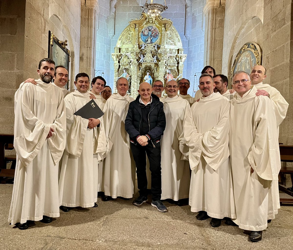 amoral07's tweet photo. Terminó #AtriumMusicae de #Cáceres con 5 conciertos en un solo finde, todos ellos llenos y con 1.740 espectadores llegados de #Extremadura y varias ciudades españolas. 
Mil gracias por este regalo a #Atrio
@scholaantiqua
@CosmosQuartet
@irisazq
@OyarzabalDani
#Walser &amp; #Fleischer https://t.co/YDwapKkUrx