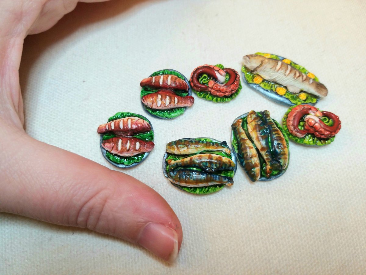 Raven_elf's tweet photo. Test paint of the large platters of seafood I made finished.
I need to do crab and shrimps next, and make some better detailed moulds.
#TTRPG #Miniature #miniaturePainting #Tinyfood #DnD #Pathfinder #Heroquest #WFRPG #food #mini https://t.co/hamT50wBxI