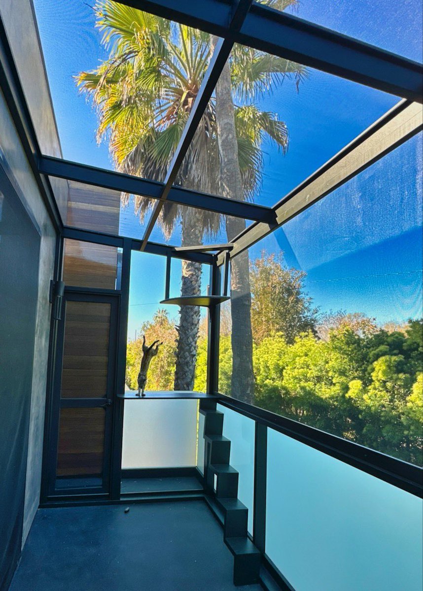 CatioGuy's tweet photo. 2nd story screened-in porch catio https://t.co/zN9QX4orkX