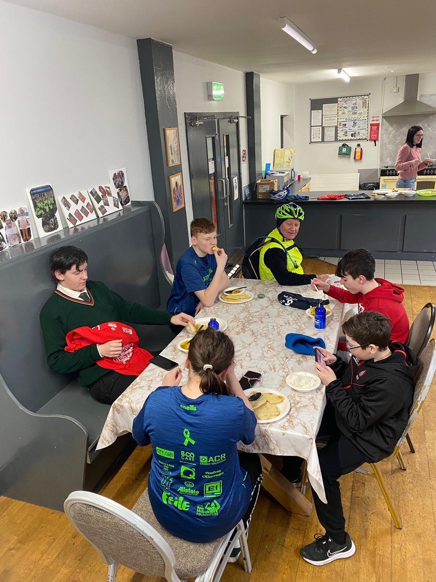 BBHealthForum's tweet photo. Our @stjosephsderry young people enjoyed a healthy meal after their weekly cycling #makinghealthychoices #nationalobesityweek #keepactive #thefactproject @TNLComFund https://t.co/YKQuRwvupk