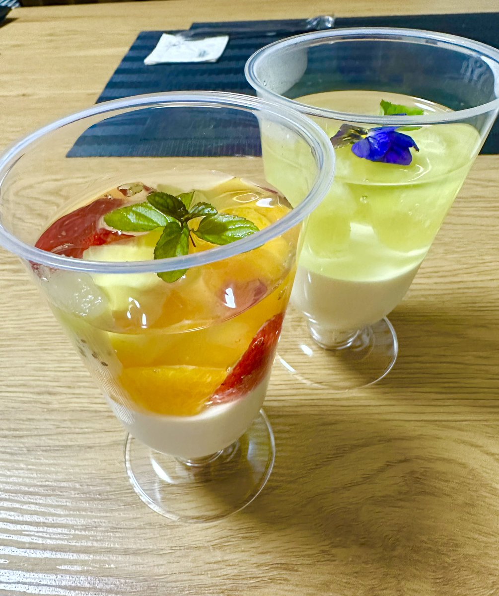 nanotsuki1010's tweet photo. 何もない日の特別感
#佐賀 #スイーツ #杏仁豆腐 #ゼリー https://t.co/M6Yt3a84IW