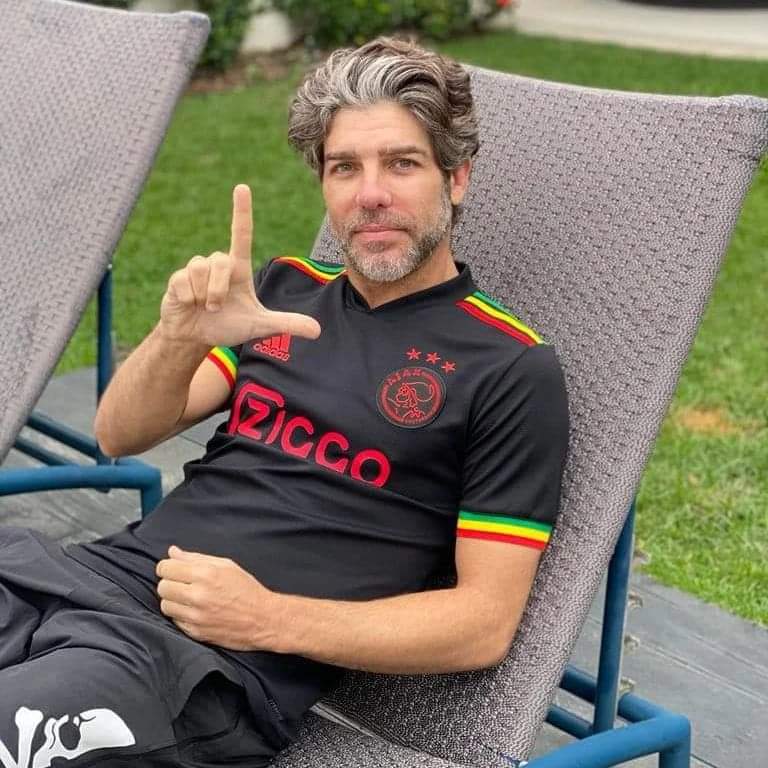 Feliz aniversário <a href="/Juninhope08/">Juninho Pernambucano</a> !

"Não sabia que Bolsominions me seguiam. Por favor não me sigam. Não quero quantidade de seguidores e sim qualidade humana e caráter deles."