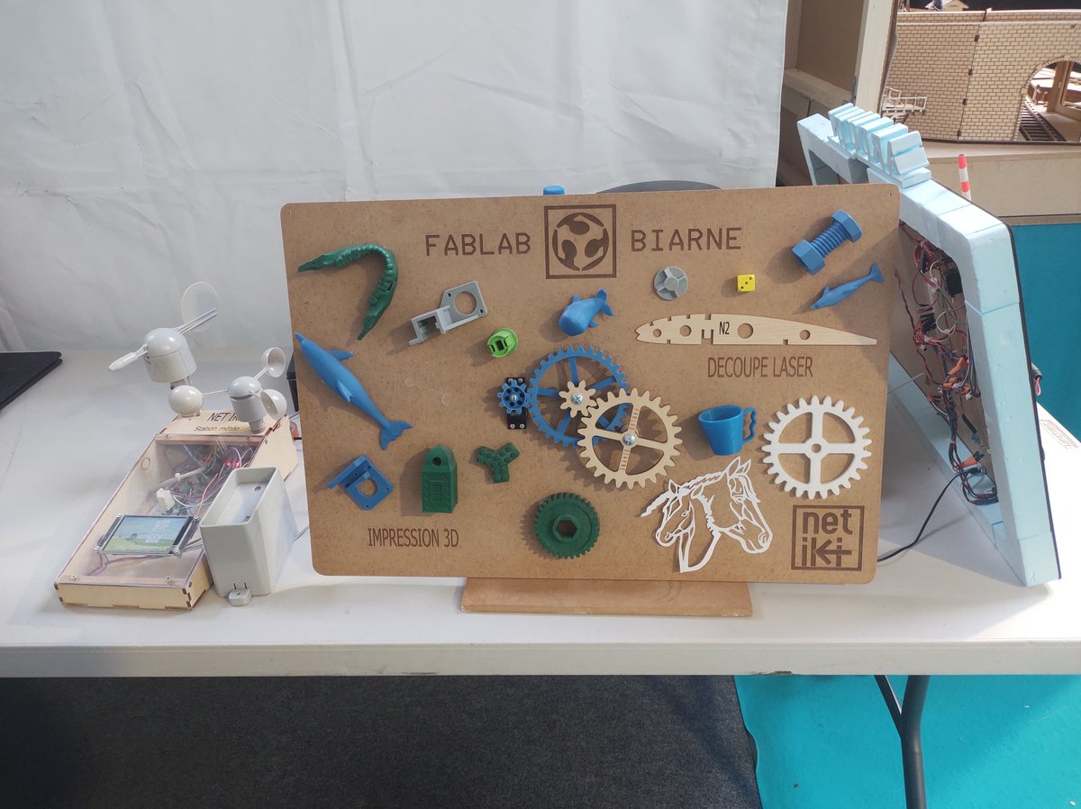 fablabiki's tweet photo. Dernier jour, pour le salon de l'habitat #dole . Démonstration impression 3d et la maquette ferroviaire réalisé au fablab. https://t.co/jeZTEPKoJ1