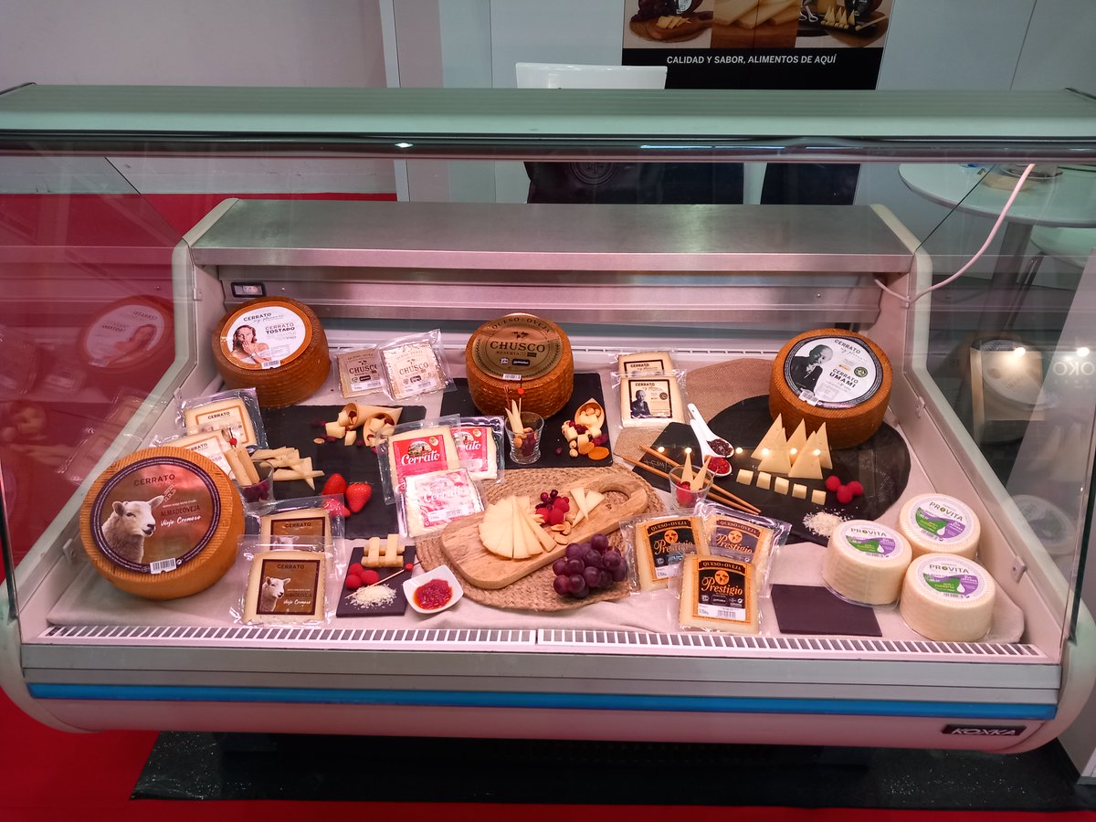 ¡Buenas tardes desde <a href="/basquisite/">BasQuisite</a>!

Nuestros compañeros están atendiendo visitas de clientes y amigos y estarán hasta mañana en #FICOBA  

Si quieres probar nuestros magníficos quesos de #QuesosCerrato, no dudes en pasarte a vernos por el pabellón A stand Nº 2.