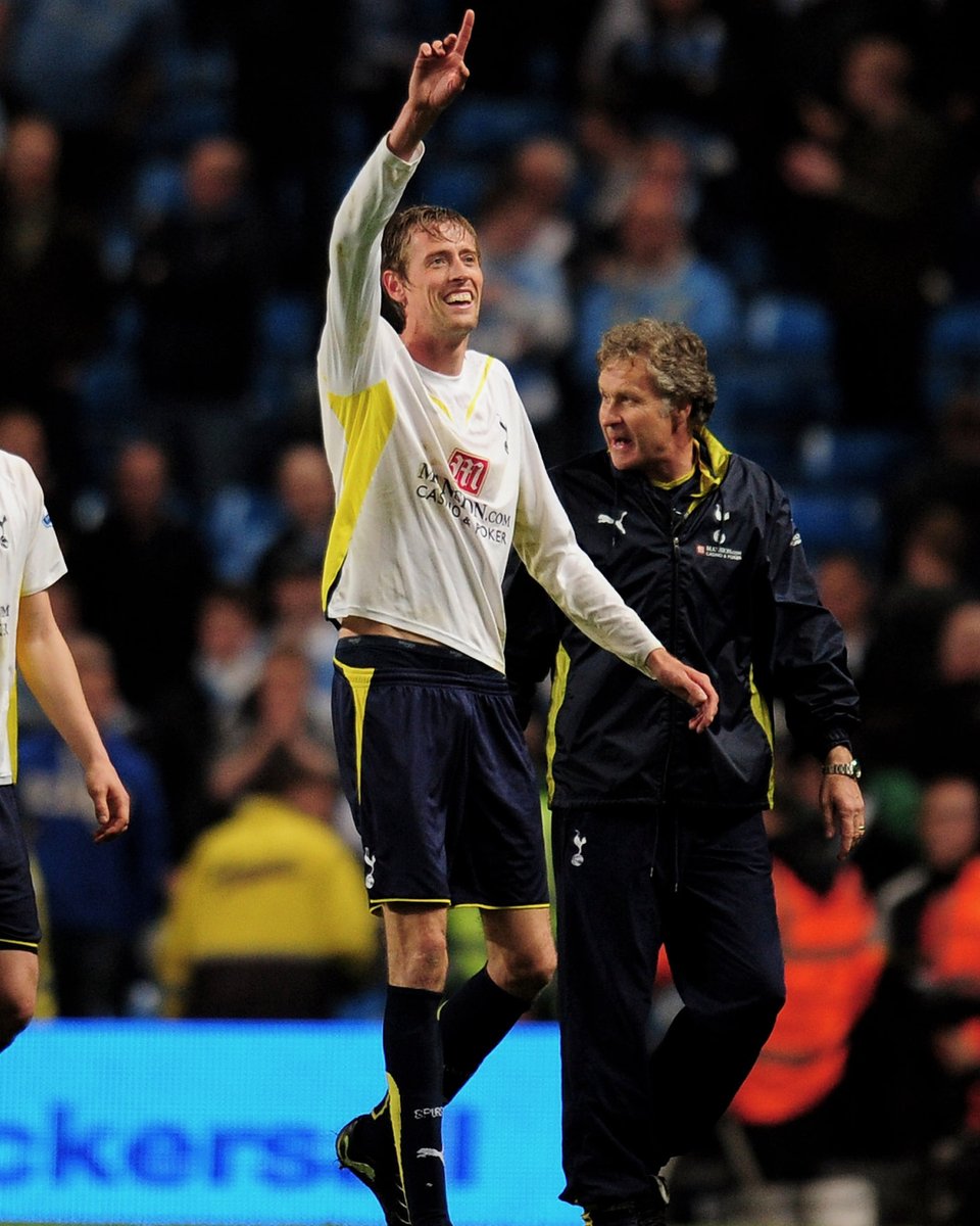 SpursOfficial's tweet photo. Happy Birthday, @petercrouch! 🎉 https://t.co/o1MstsDZLN