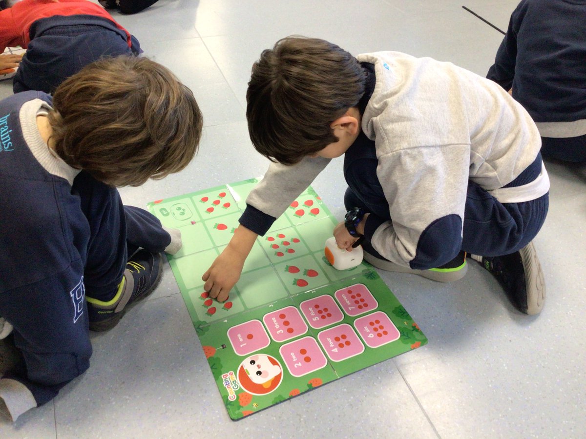 Colegio_Brains's tweet image. Our primary 1 students are learning how to code thanks to the @matatalab and @AllnetIberica where they are challenging themselves to use moving sequences with Tale-bot but without a sense 🤖

They are enjoying it very much! 🥰

#matatalabpilotprogram