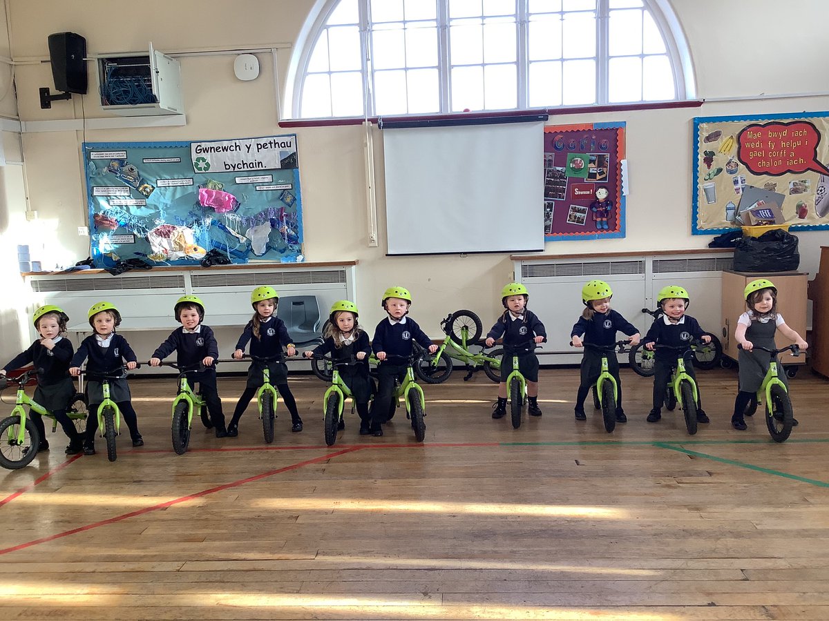 Ysgol y Castell tweet media