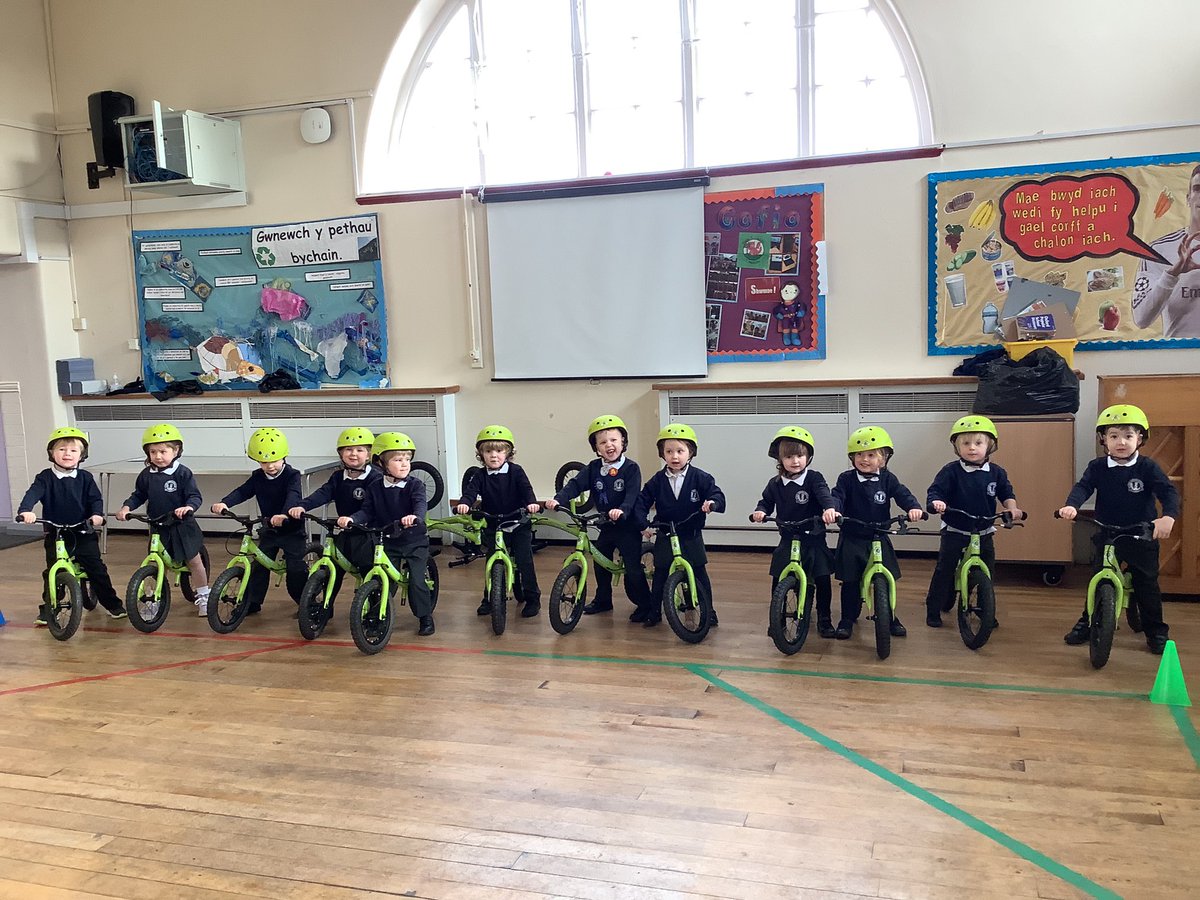 Ysgol y Castell tweet media