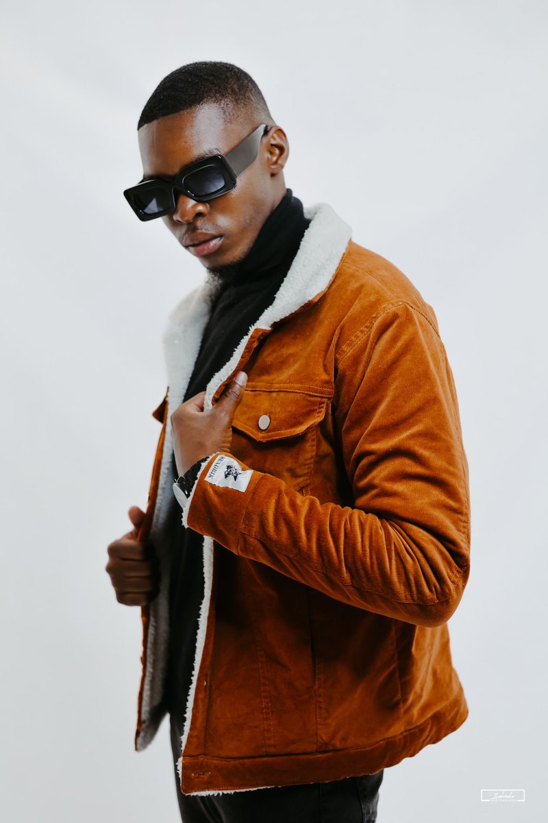 HENDRIKWEAR's tweet photo. Take a look at our Hendrik Corduroy jacket. Our first sample by the hands of our very own tailors. 🇳🇦 https://t.co/Gvv30wznf9