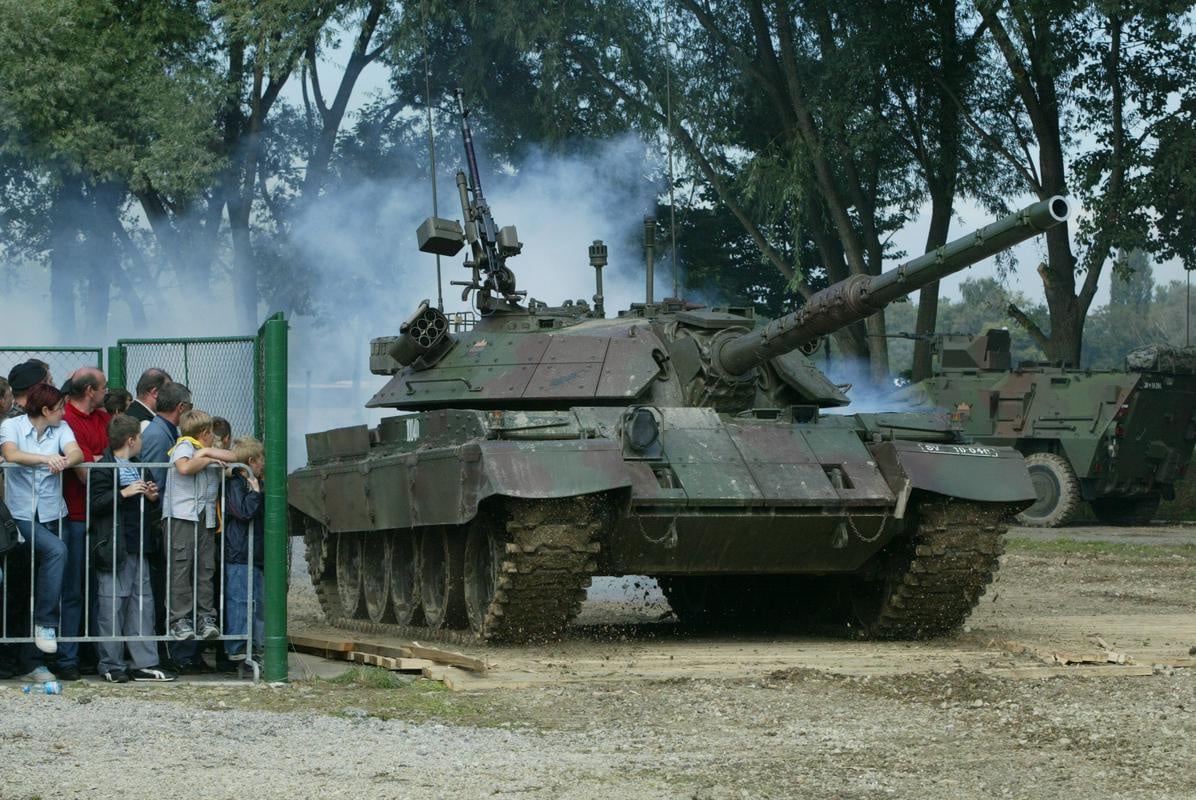 froggy_strike's tweet photo. - Armament – 105 mm L7 gun (36 rounds), 7.62 mm machine gun (2800 rounds), 12 mm machine gun (250 rounds)
- Engine – diesel V-12
- Power – 600 hp
- Maximum speed – 50 km/h
#TanksToUkraineNow #UkraineWar #M55S https://t.co/w0QNTaY9D2
