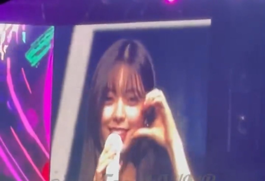 Yuna_Egypt's tweet photo. 🐰 : إليكم يا رفاق أتمنى أن تتذكروا الليلة جيدا
أحبكم كثيرا يا رفاق

#YUNA #유나 #ITZY4MIDZY #있지 

- JM https://t.co/i9iLR1Qv1I