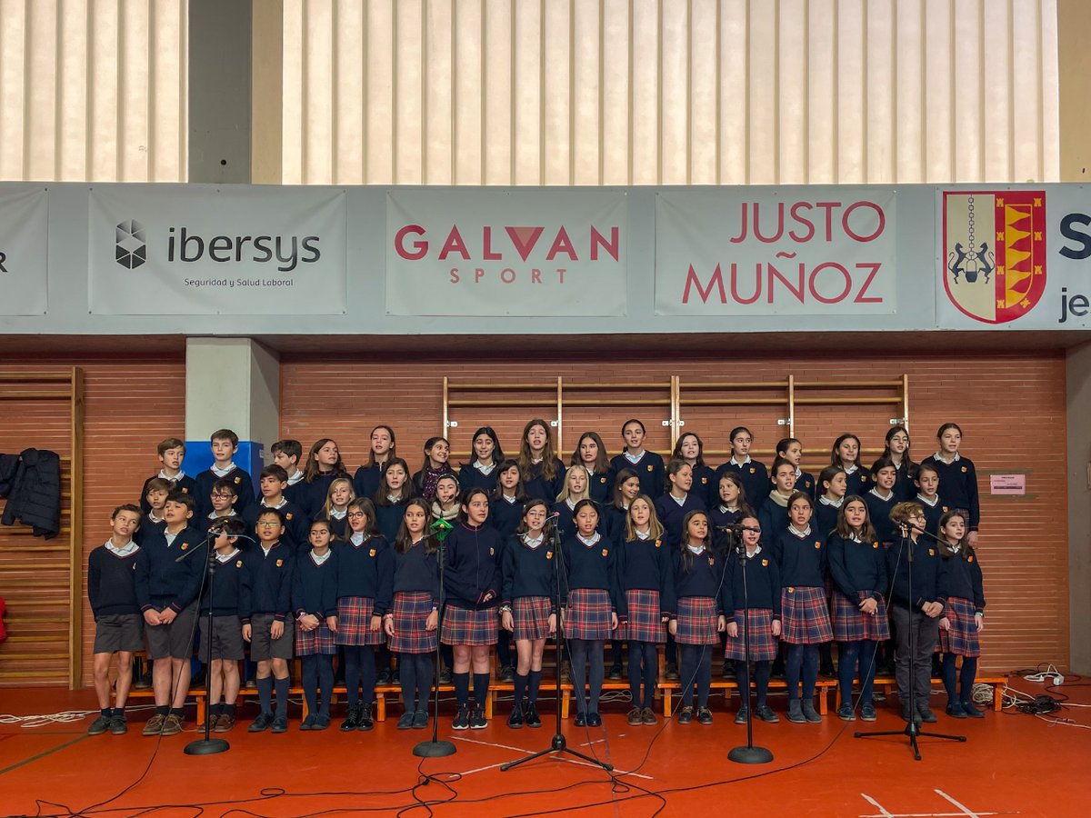csjva's tweet photo. ¿El día que celebramos hoy? ¡LA PAZ!

Al unísono, familias, alumnado y profesorado del colegio hemos pedido la paz🕊️.

Y al ritmo de '¿Por qué no ser amigos?' hemos querido pintar el mundo 🎨🌍.

Noticia completa👇

https://t.co/RCOfssMvHj https://t.co/29ed61GmWy