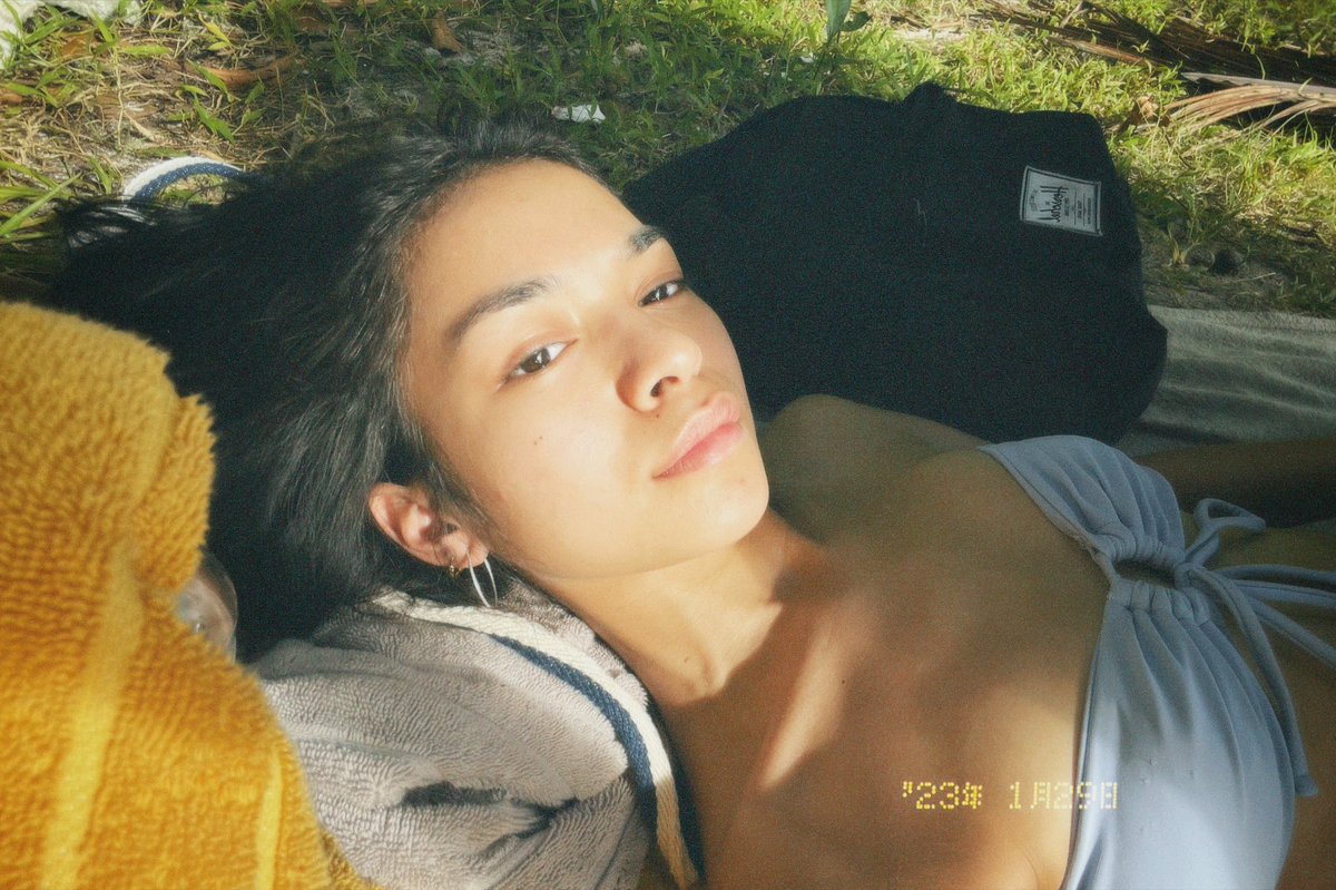 futurecorpseee's tweet photo. embrace the heat🦋 https://t.co/RqPndWrmmr