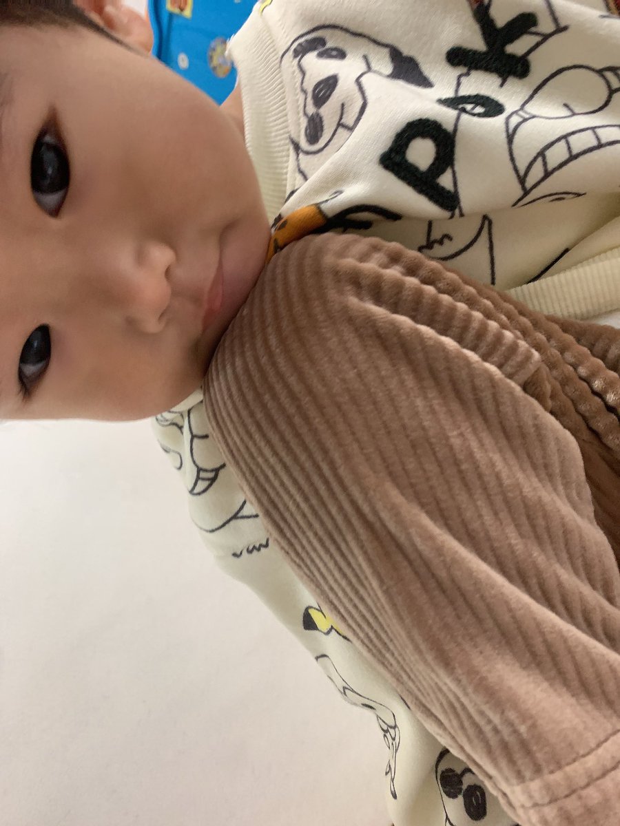 39284208n's tweet photo. 最近気に食わん事あったらめっちゃ叫ぶ…🥲
叫ぶというか言いたい事をめちゃくちゃ大声で言うねんけど。
その頻度が多すぎてまじでイライラする🥹
イヤイヤもヒートアップしてきてるし、気に食わんとすぐ泣くし、我儘ロード突っ走ってるし、過去一でやられてるわ…笑

母、、頑張れ、、🥲 https://t.co/43tZ9j49v4